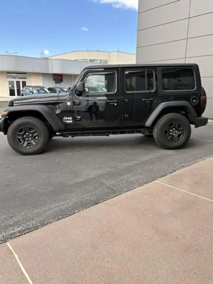 Jeep Wrangler снимка Jeep Wrangler