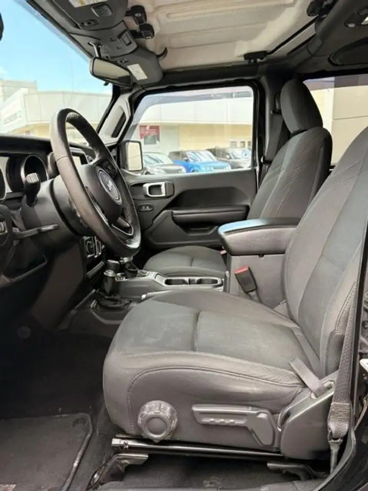 Jeep Wrangler снимка Jeep Wrangler