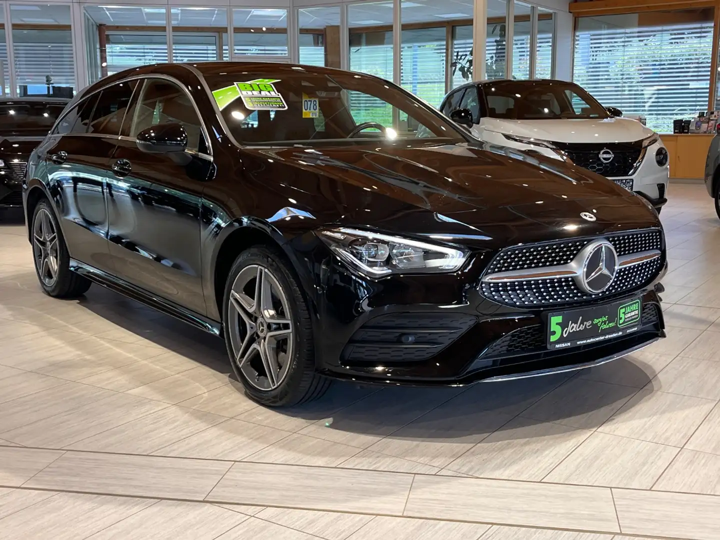 Mercedes-Benz CLA 250 e Shooting Brake AMG Line AHK KAM NAVI Schwarz - 2