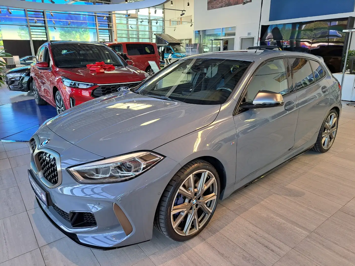 BMW 135 Mi xDrive LED AWD Pano Navi M KlimaA - 2
