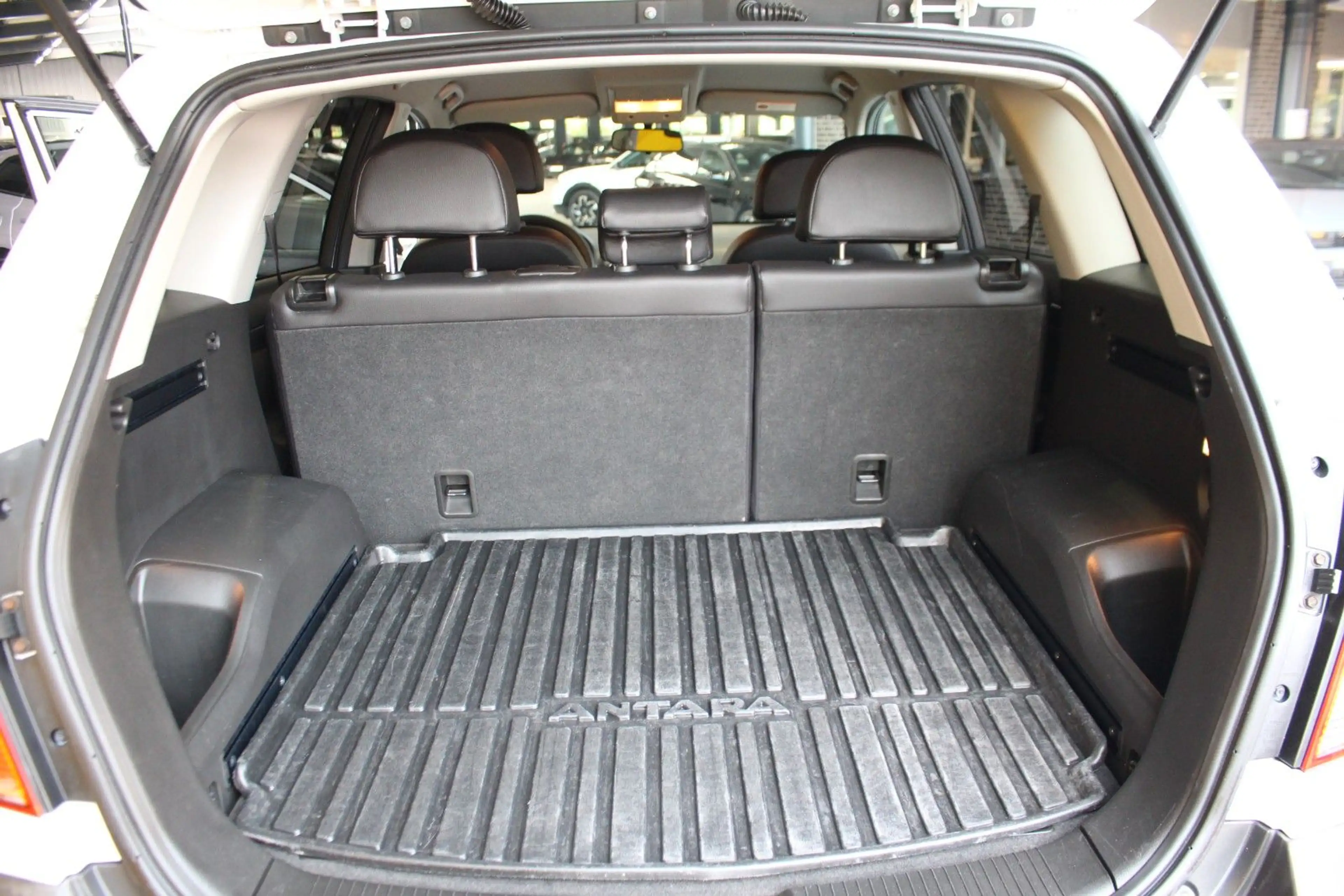 Opel Antara Design Edition 4x2 — photo 13