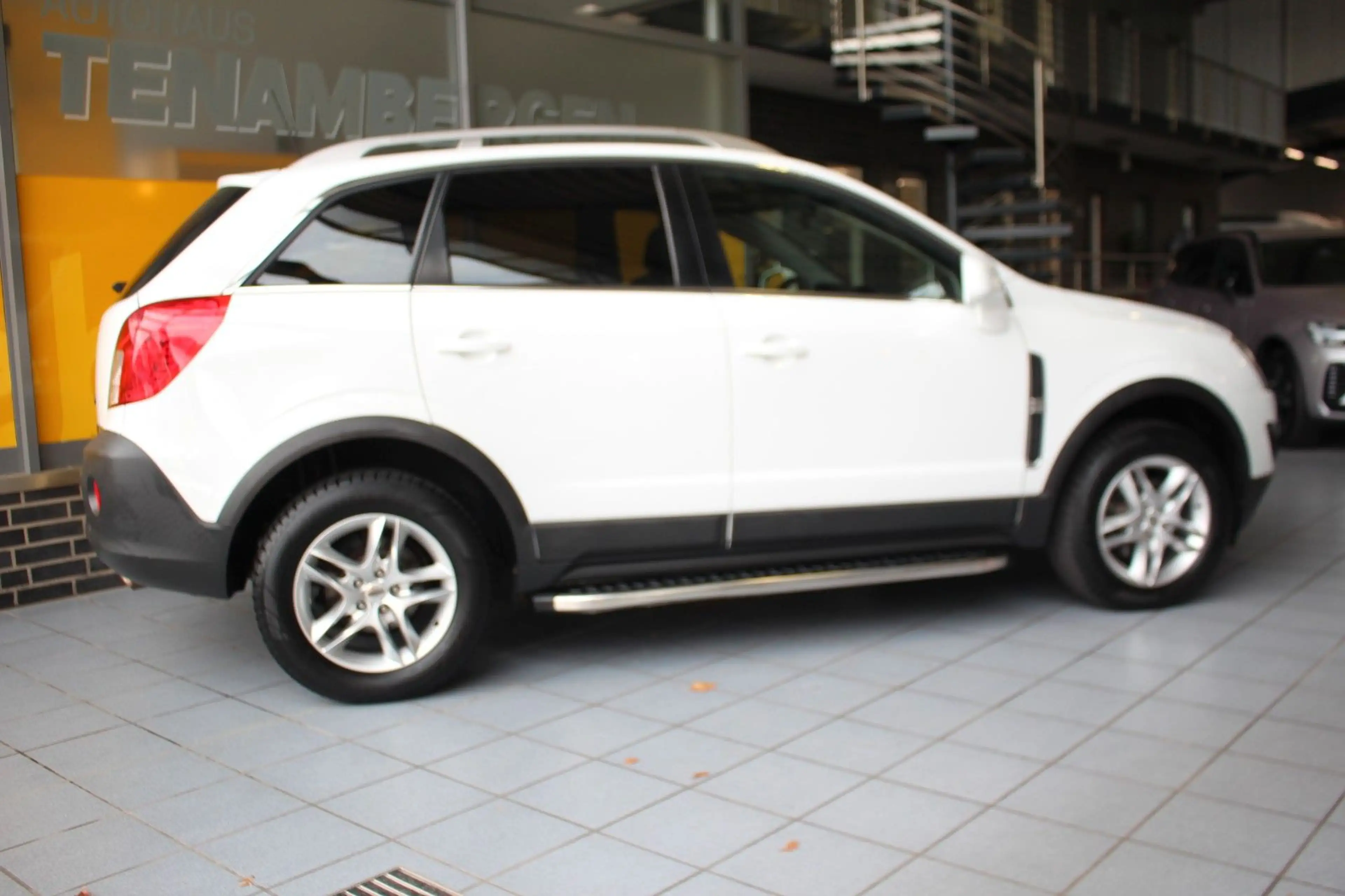 Opel Antara Design Edition 4x2 — photo 3