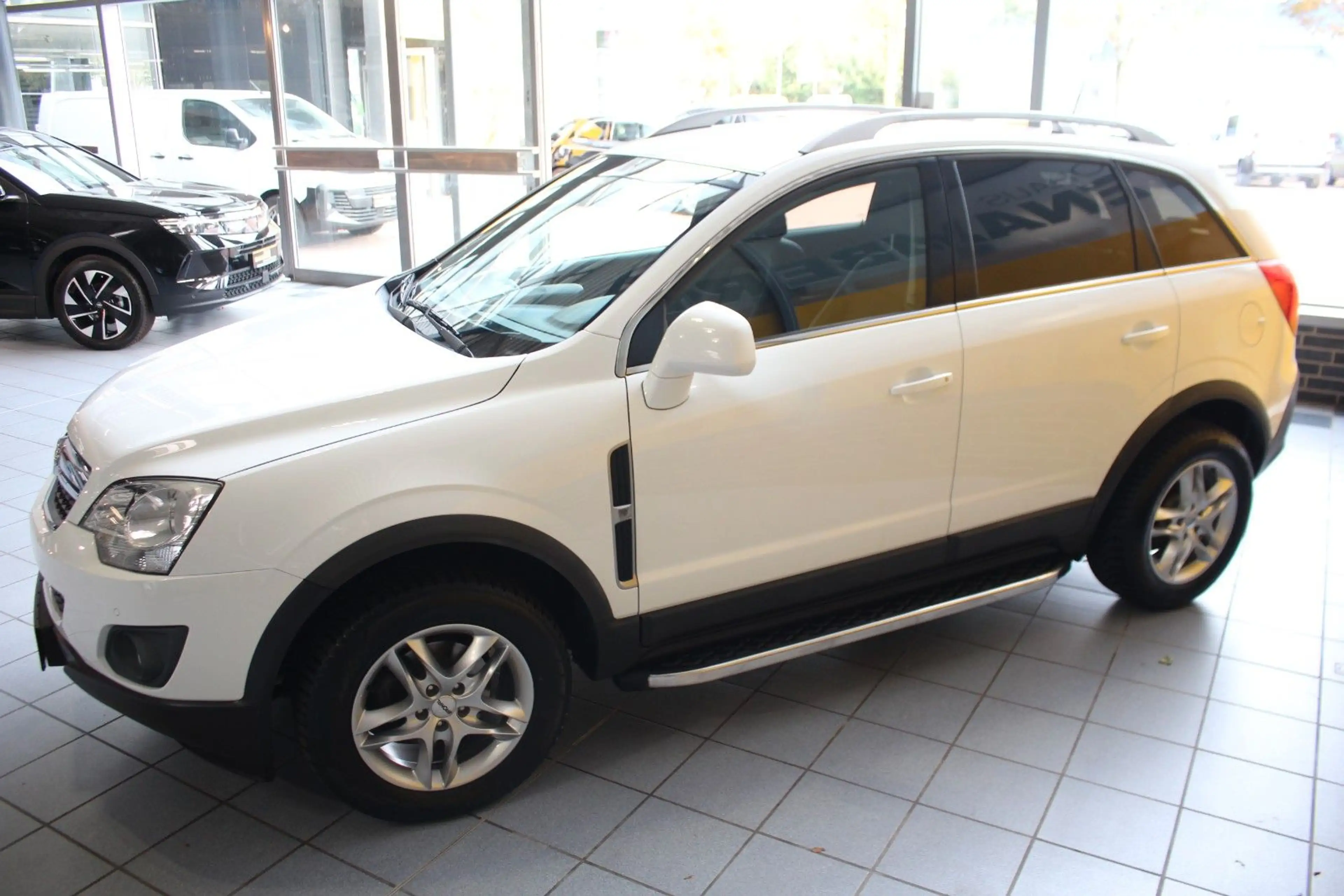 Opel Antara Design Edition 4x2 — photo 5