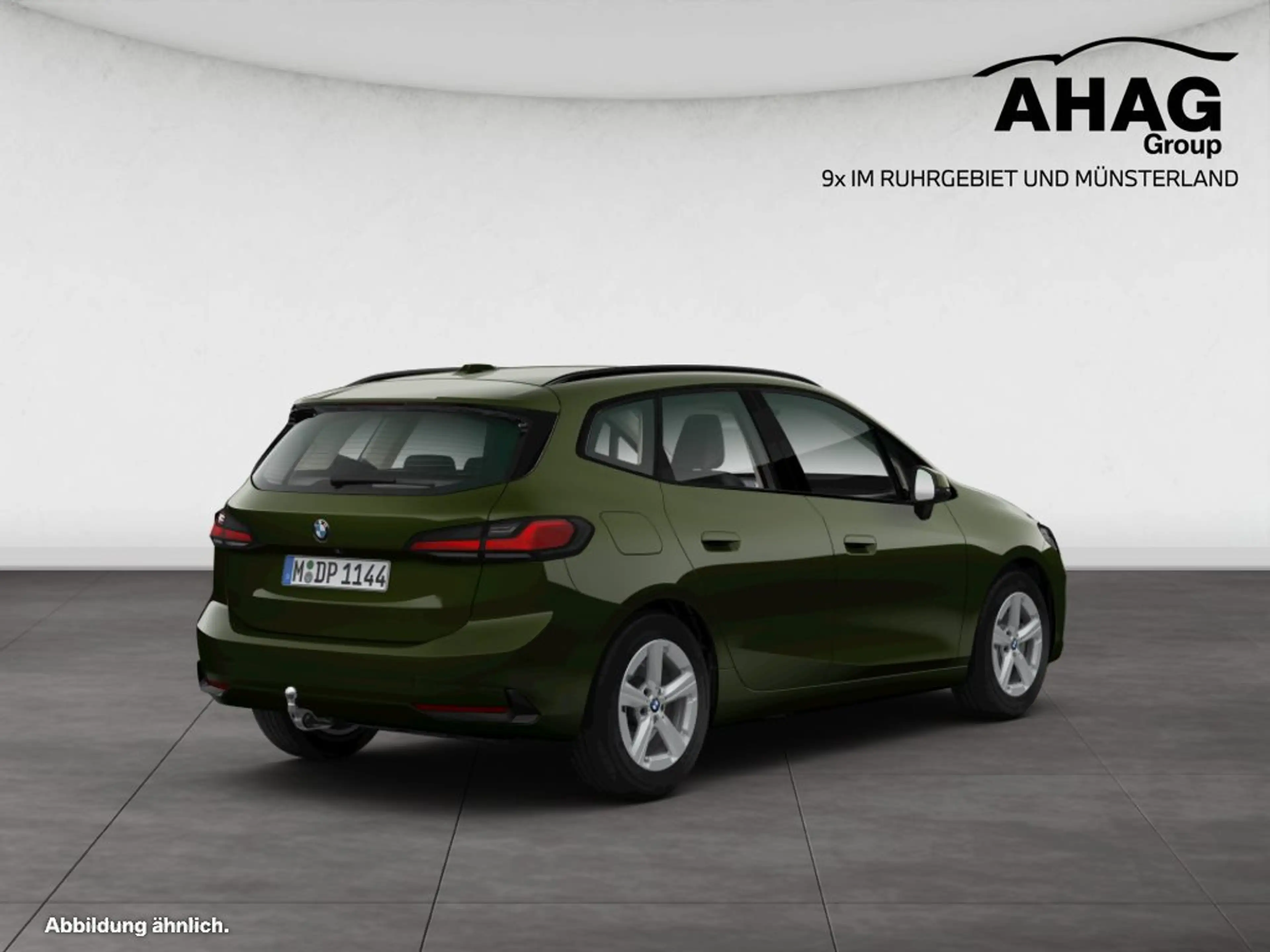 BMW 220 i Active Tourer — photo 2
