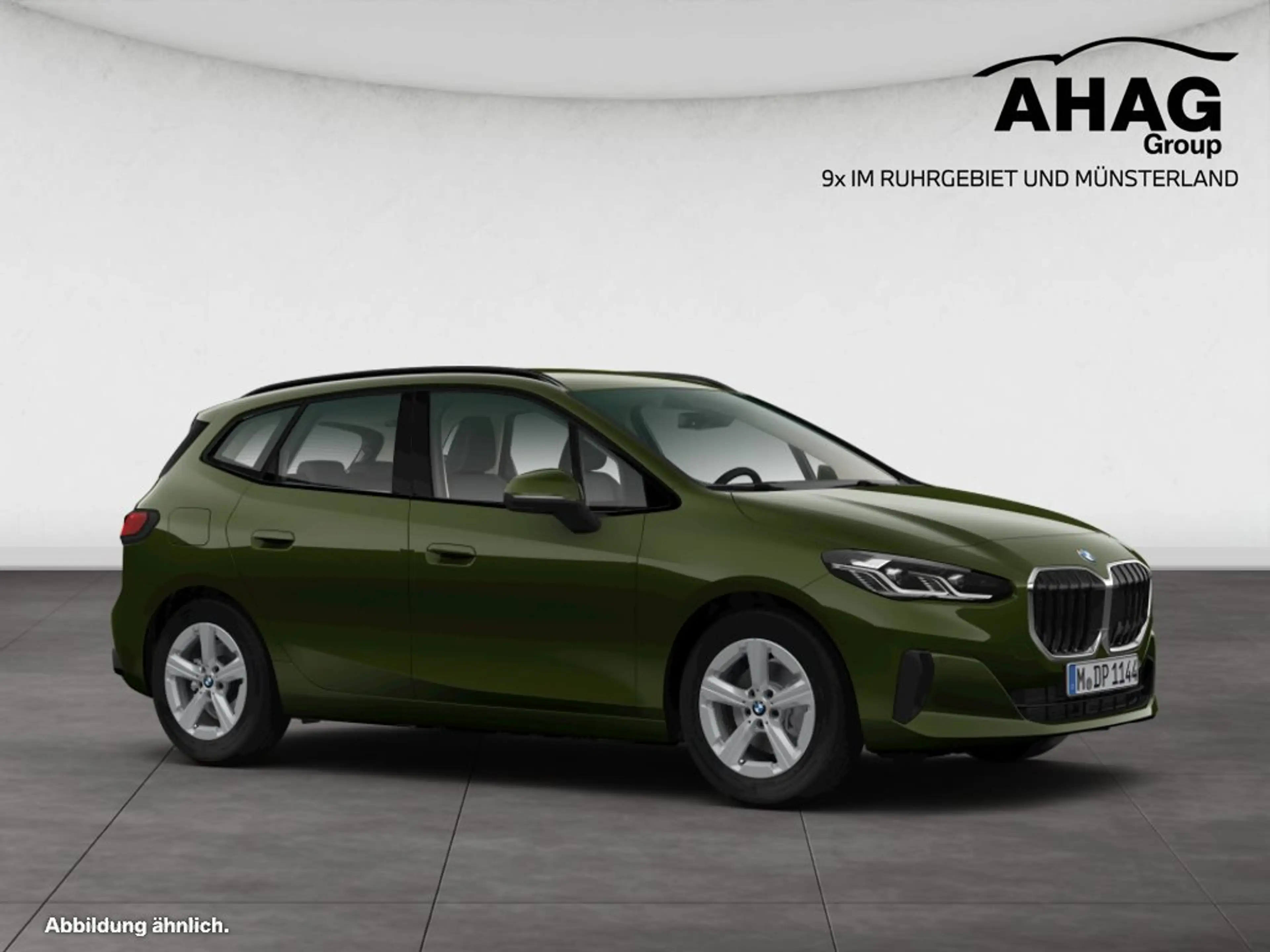 BMW 220 i Active Tourer — photo 9
