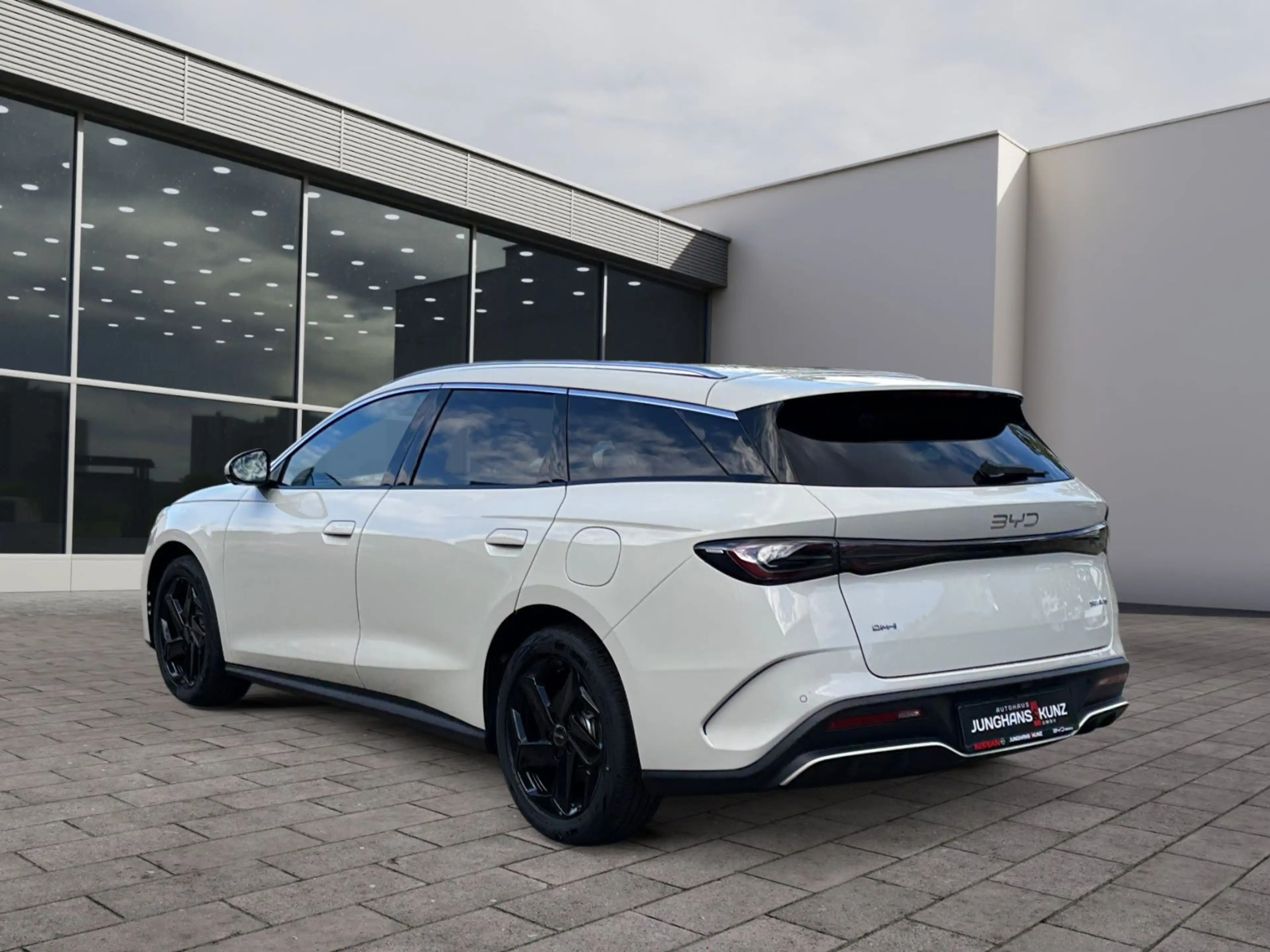 BYD Seal 6 Seal 6 Touring 1.5 PHEV DM-i Comfort — photo 5