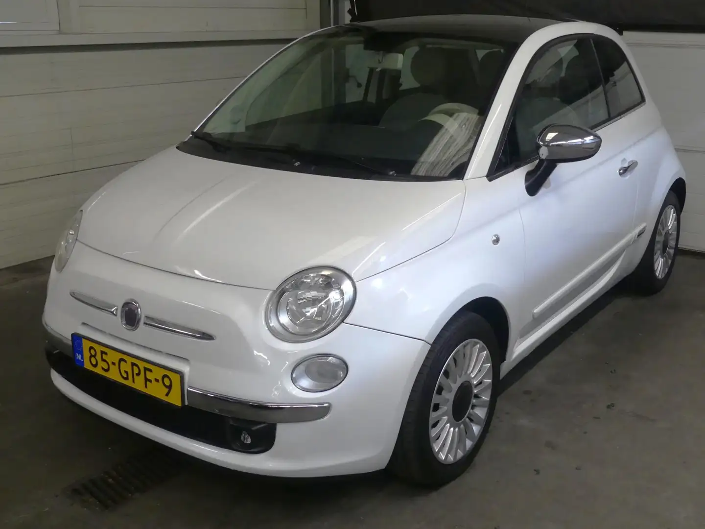 Fiat 500 1.4-16V Lounge - Carplay - Mooie auto! - Netjes On Wit - 1