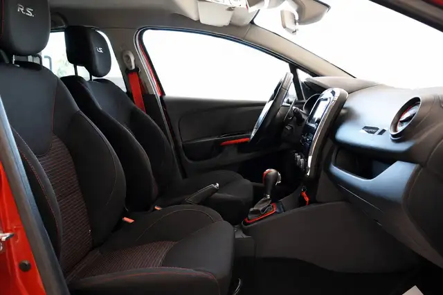Renault Clio view 12