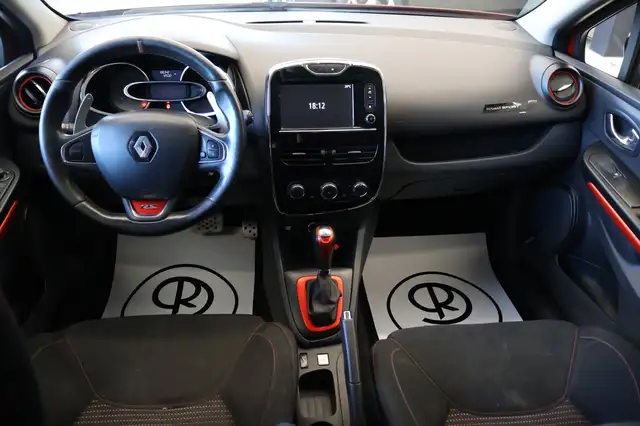 Renault Clio view 8