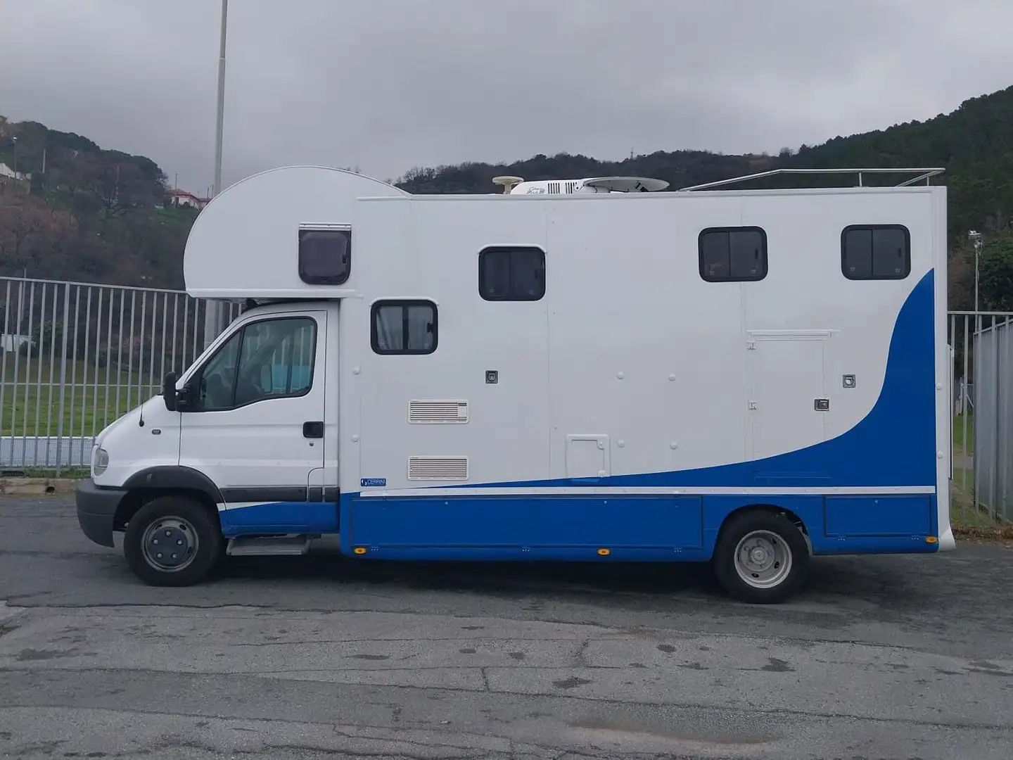Renault Master Camion Trasporto cavalli con living Blanco - 1