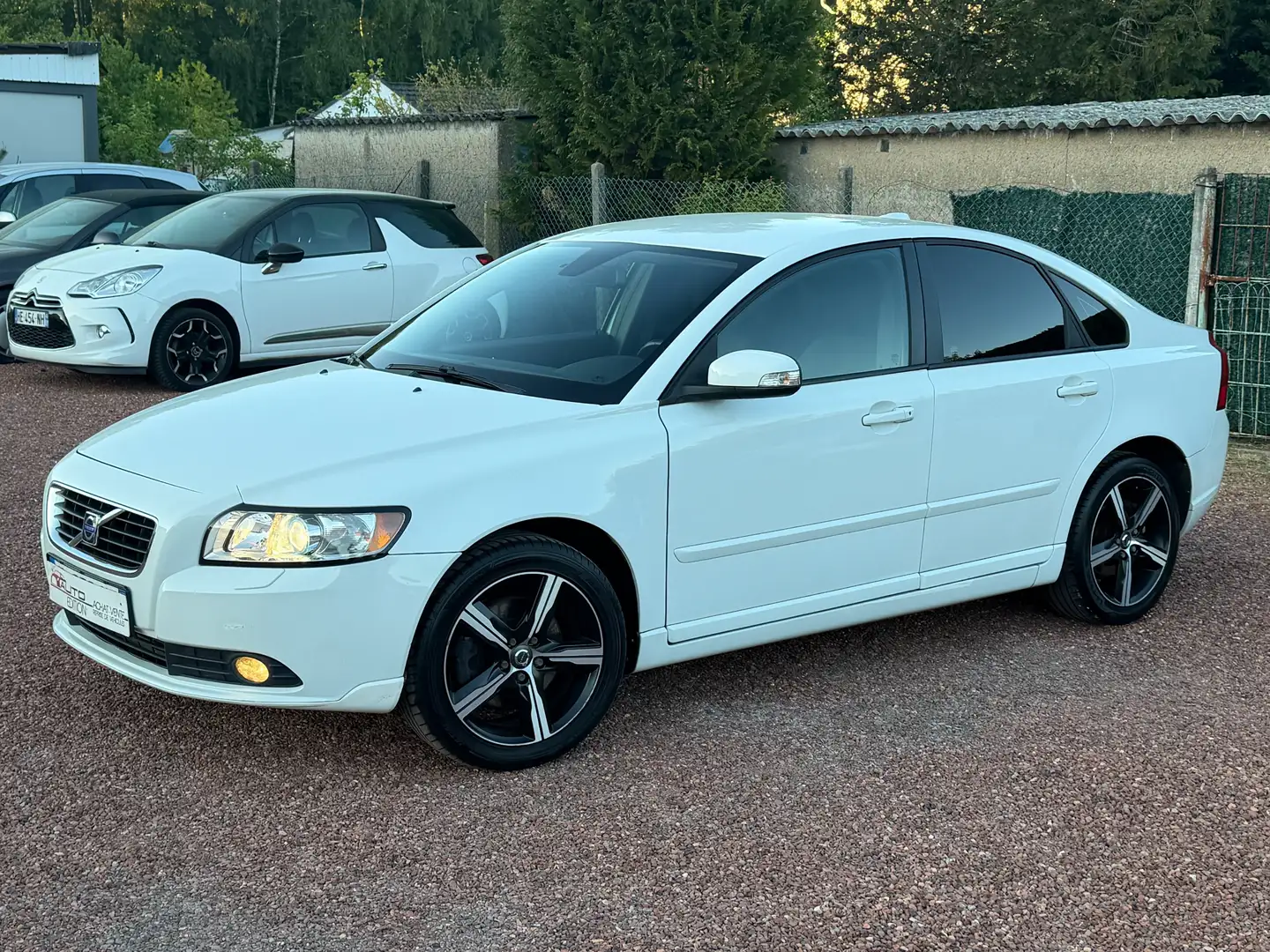 Volvo S40 2.0D 136 cv Momentum Weiß - 1