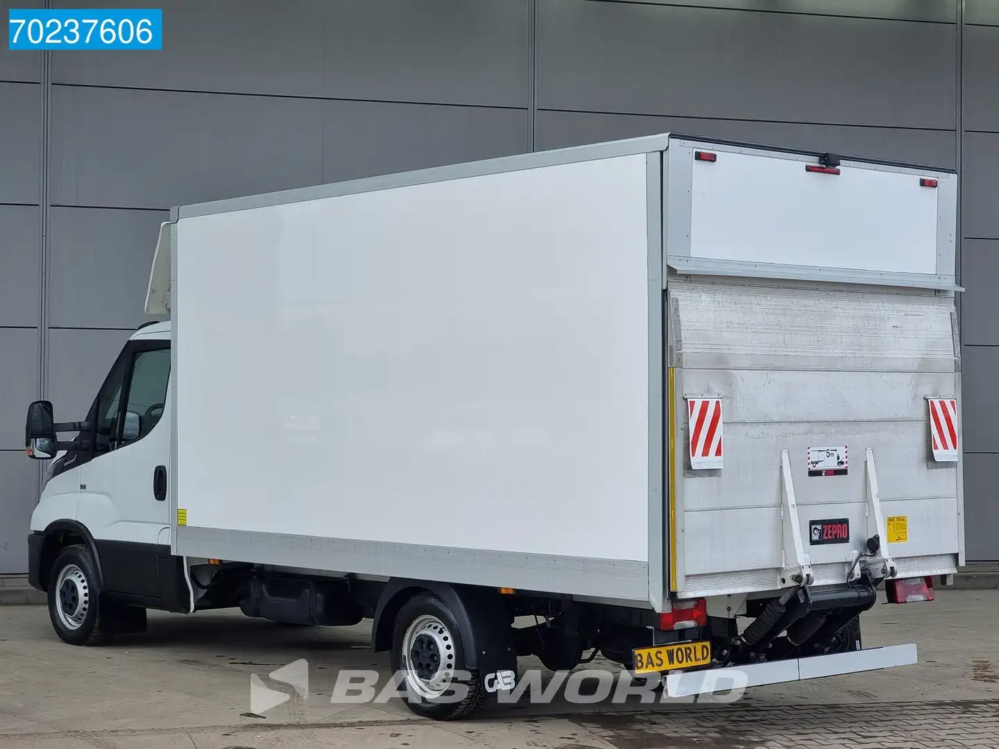 Iveco Daily 35S14 Automaat Laadklep Airco Cruise Zijdeur Camer Wit - 2