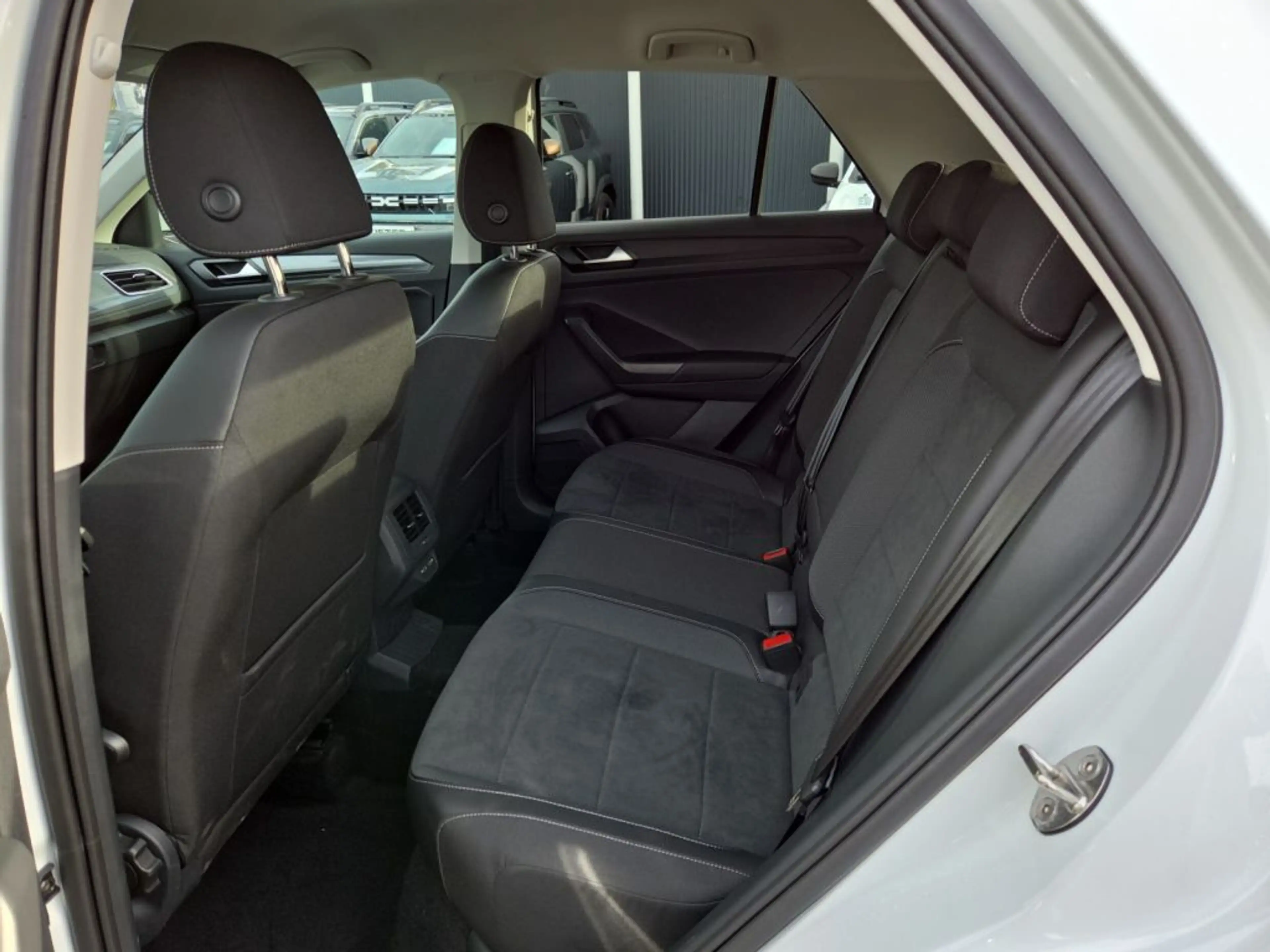 Volkswagen T-Roc 1.5 TSI OPF DSG Style — photo 12