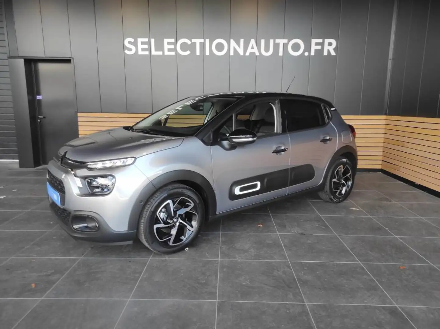 Citroen C3 III PureTech 110 S&amp;S EAT6 Shine - 1