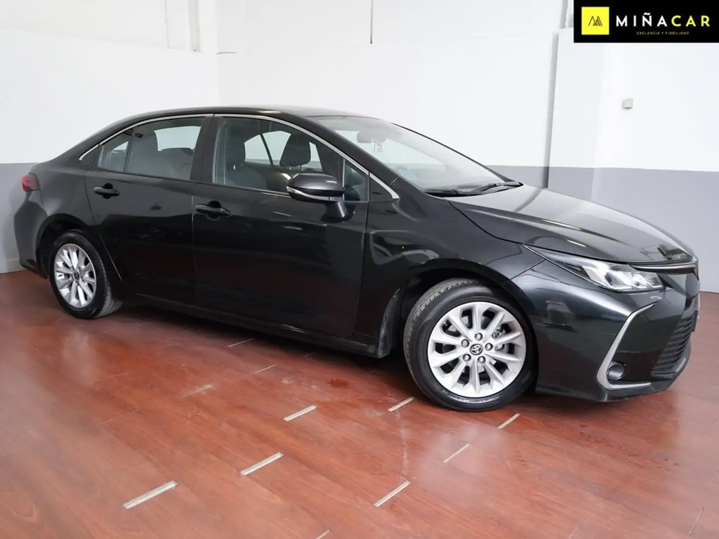 Toyota Corolla 1.5 125 Sedan 92 kW (125 CV) Negro - 2