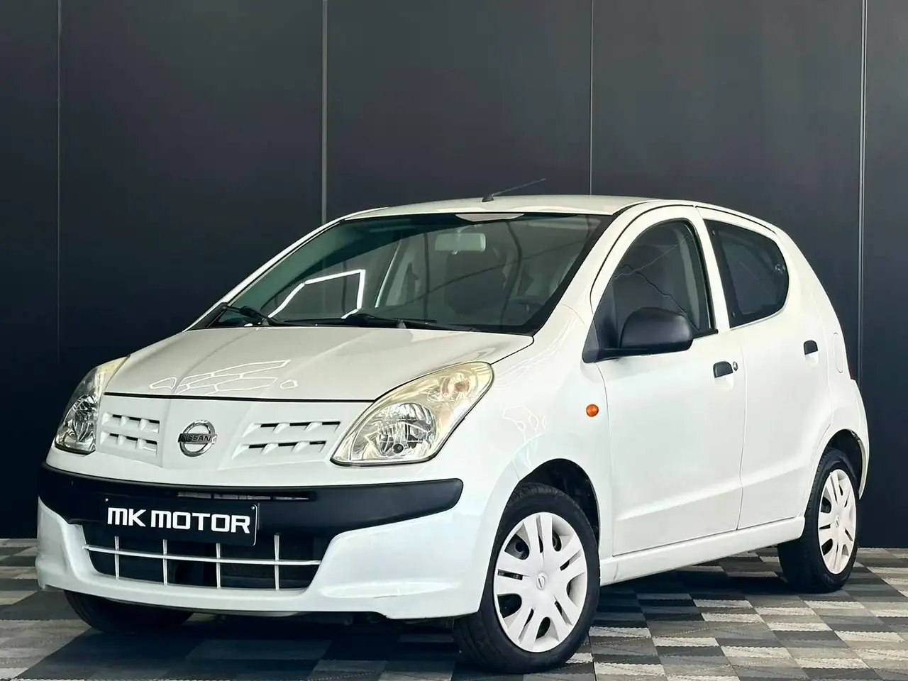 Nissan Pixo