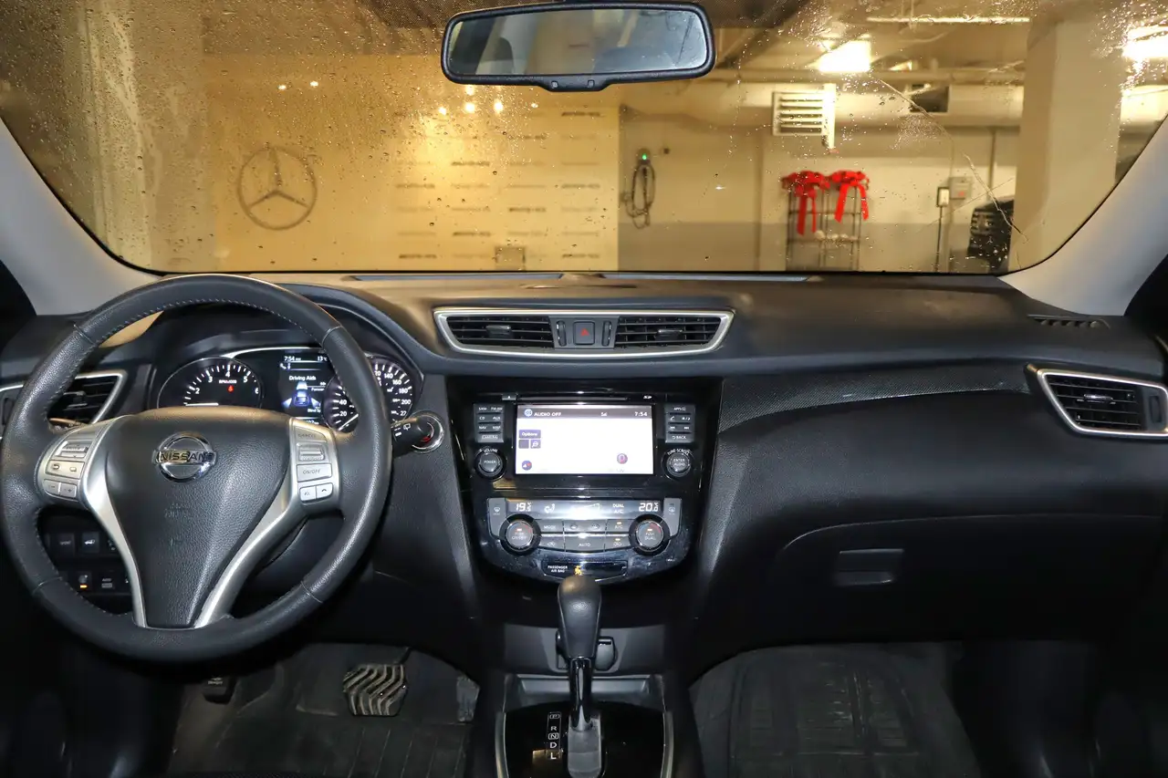Nissan Rogue снимка Nissan Rogue