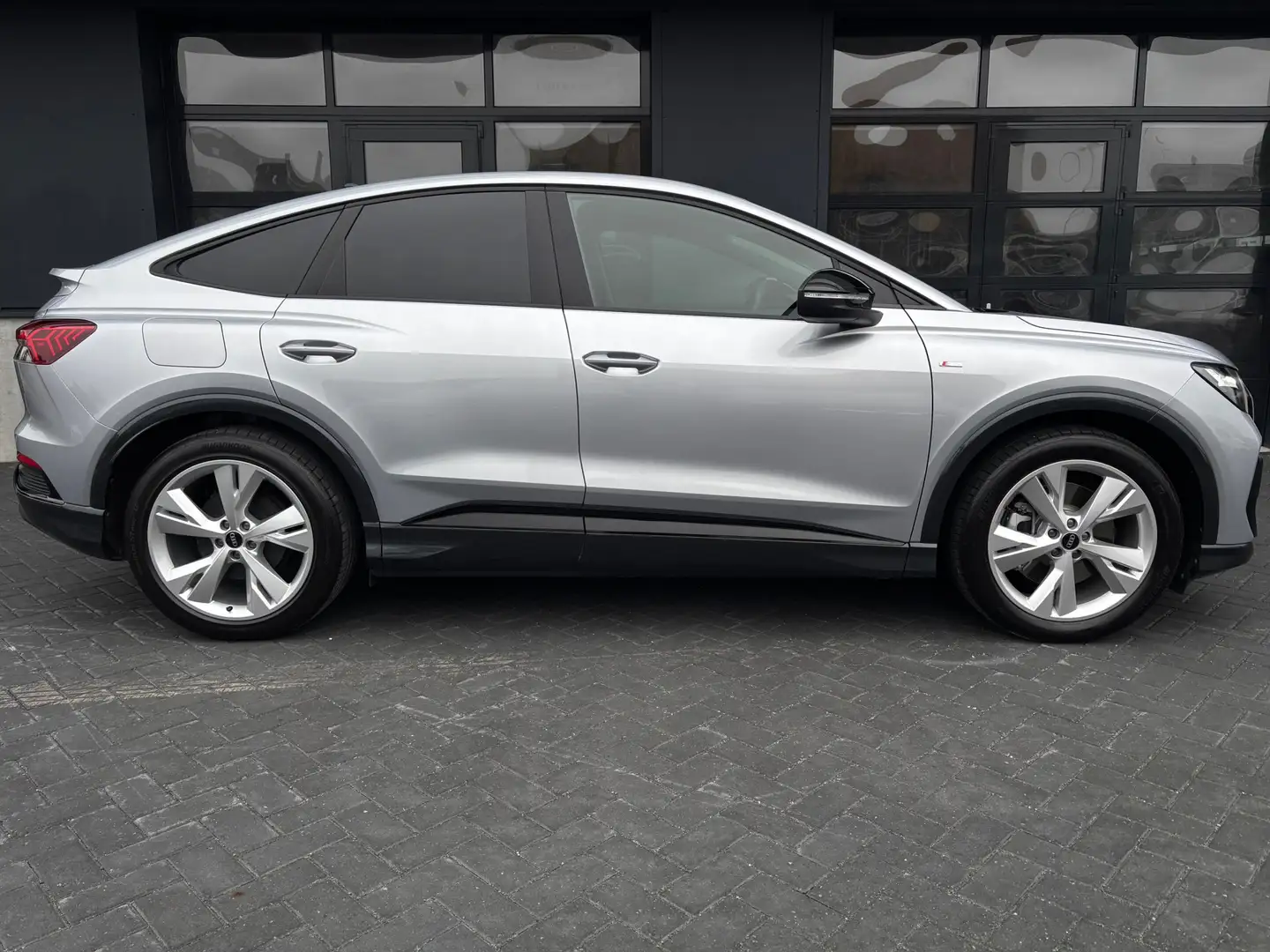 Audi Q4 e-tron Sportback 45 S-line Audi fabr.gar. 2029 Grijs - 2