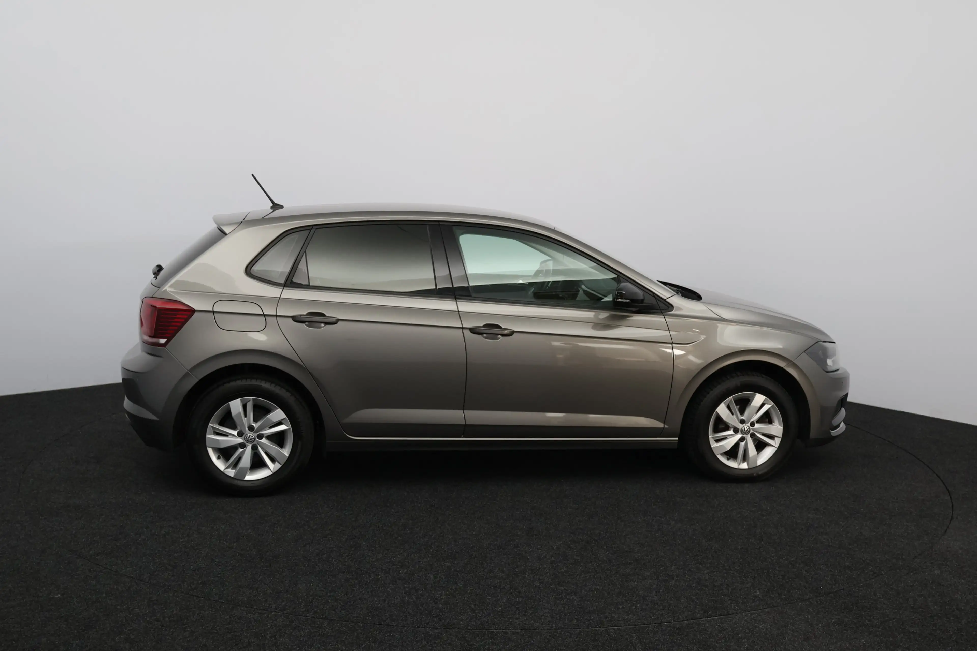 Volkswagen Polo 1.0 TSI Highline/ 15'' LMV/ Stoelverw./ Adaptive C — photo 11