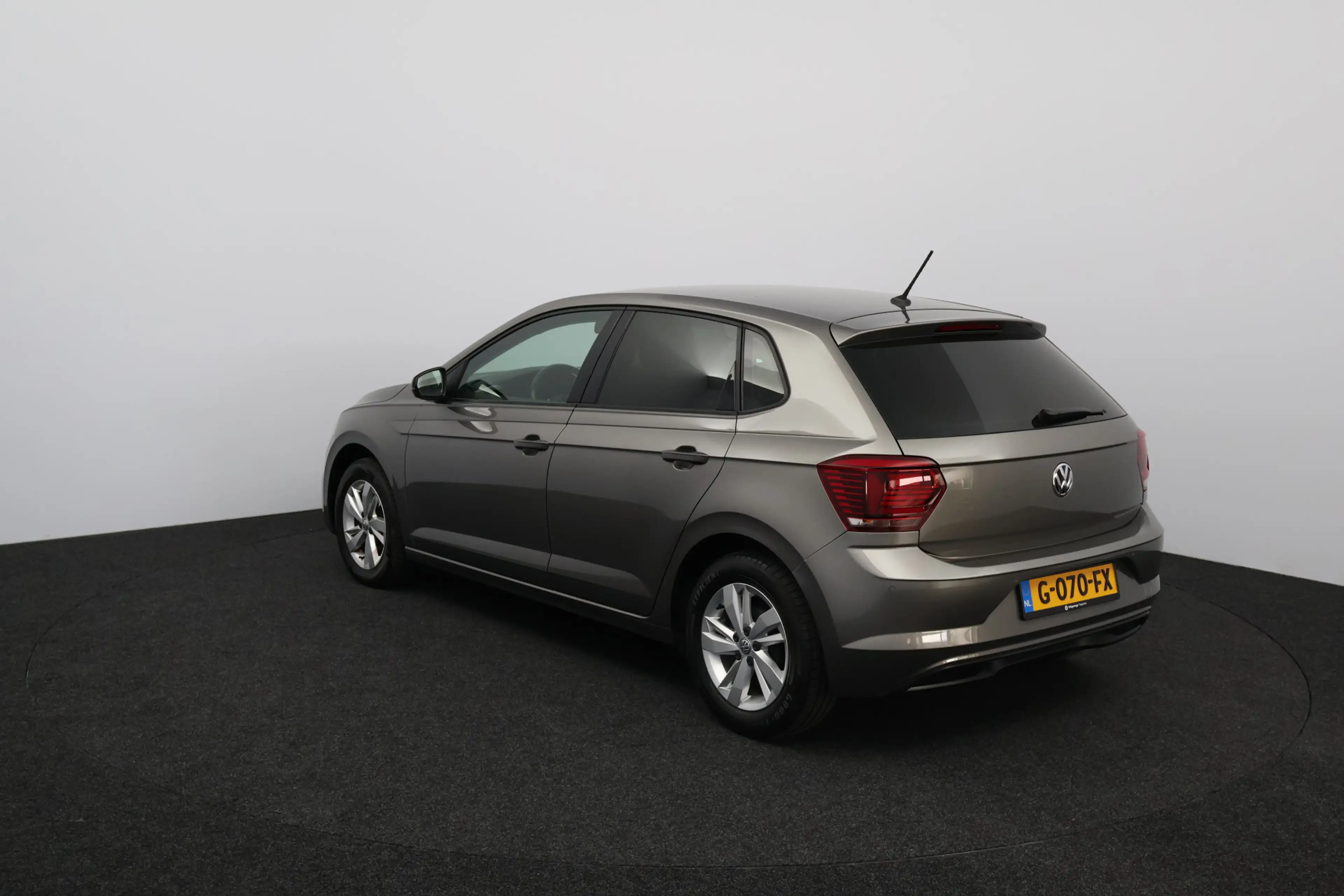 Volkswagen Polo 1.0 TSI Highline/ 15'' LMV/ Stoelverw./ Adaptive C — photo 2