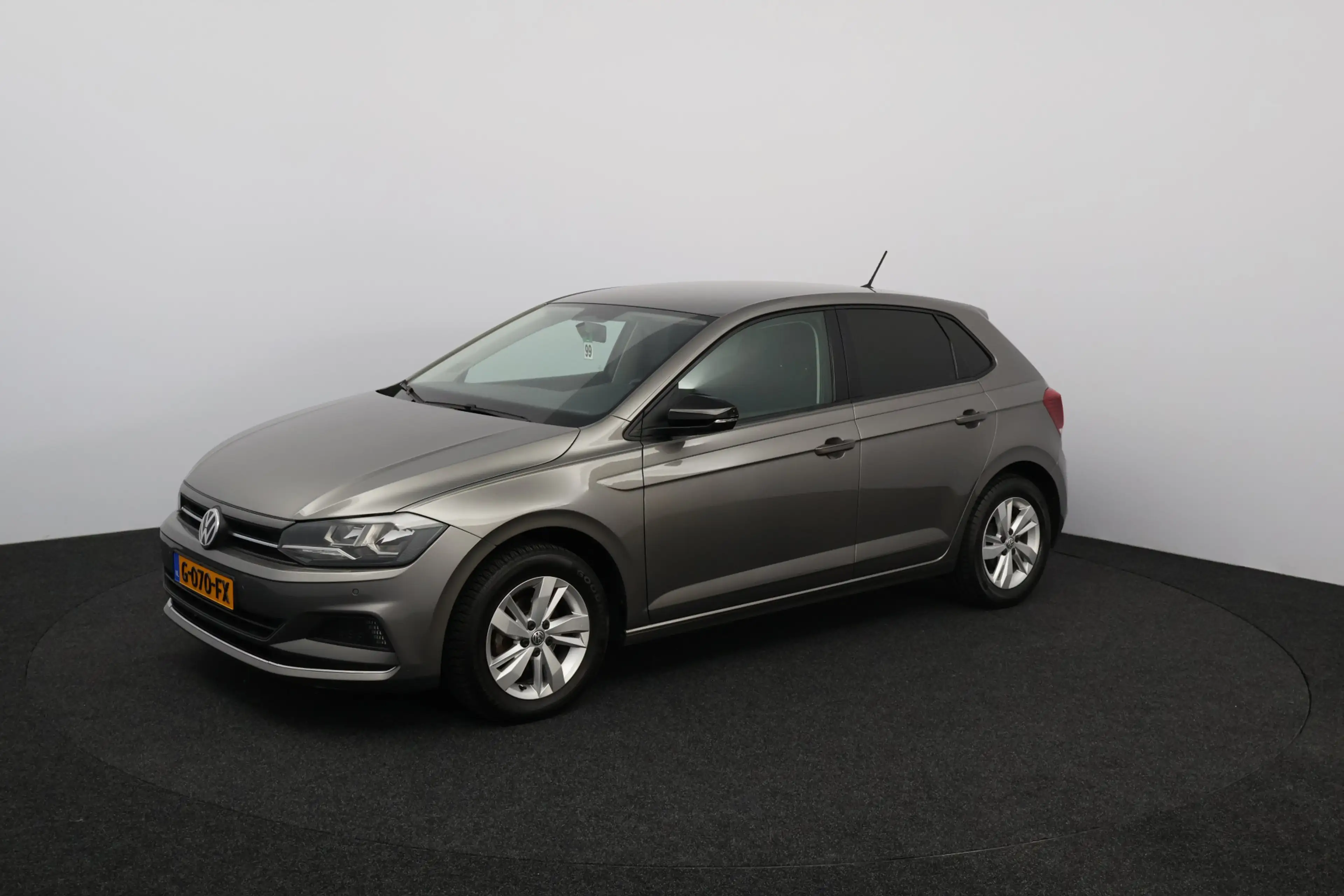 Volkswagen Polo 1.0 TSI Highline/ 15'' LMV/ Stoelverw./ Adaptive C — photo 6