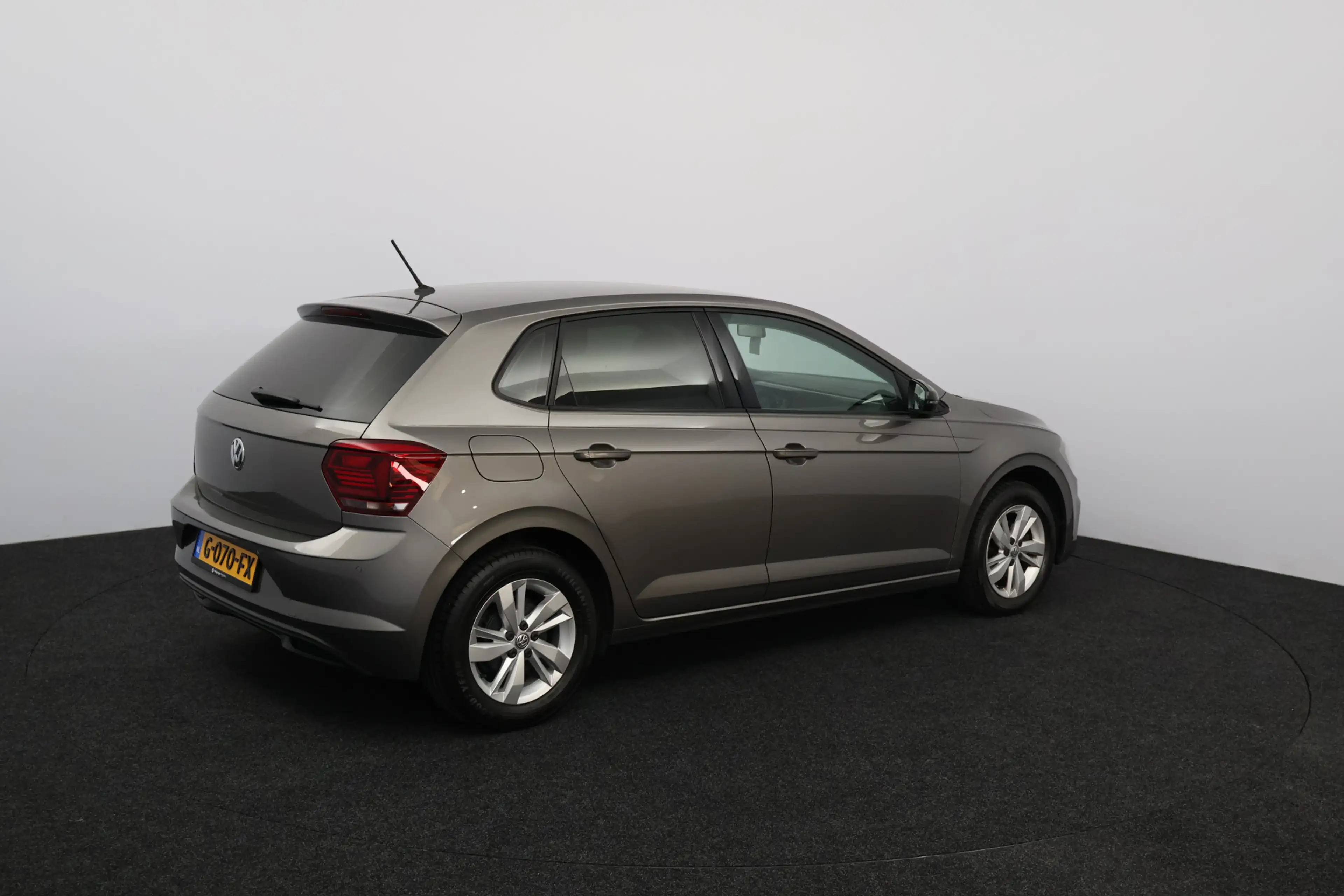 Volkswagen Polo 1.0 TSI Highline/ 15'' LMV/ Stoelverw./ Adaptive C — photo 12