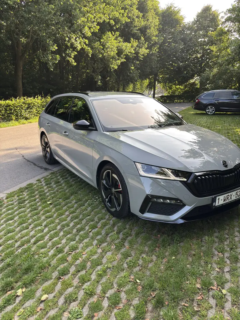 Skoda Octavia Combi 2.0 TSI DSG RS - 2