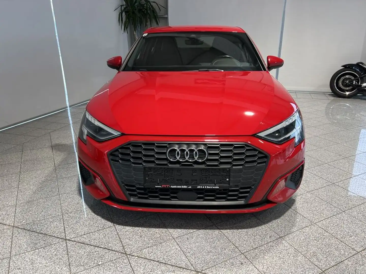 Audi A3 30 TDI S-Line Rot - 2