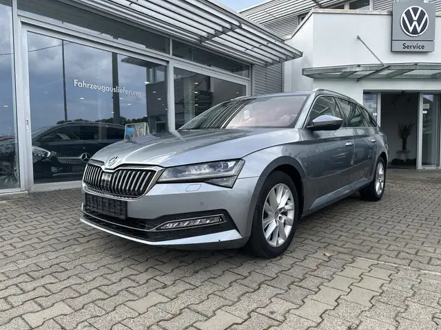 Skoda Superb Combi 1.5TSI STYLE LED*ACC*PDC*17 ZOLL