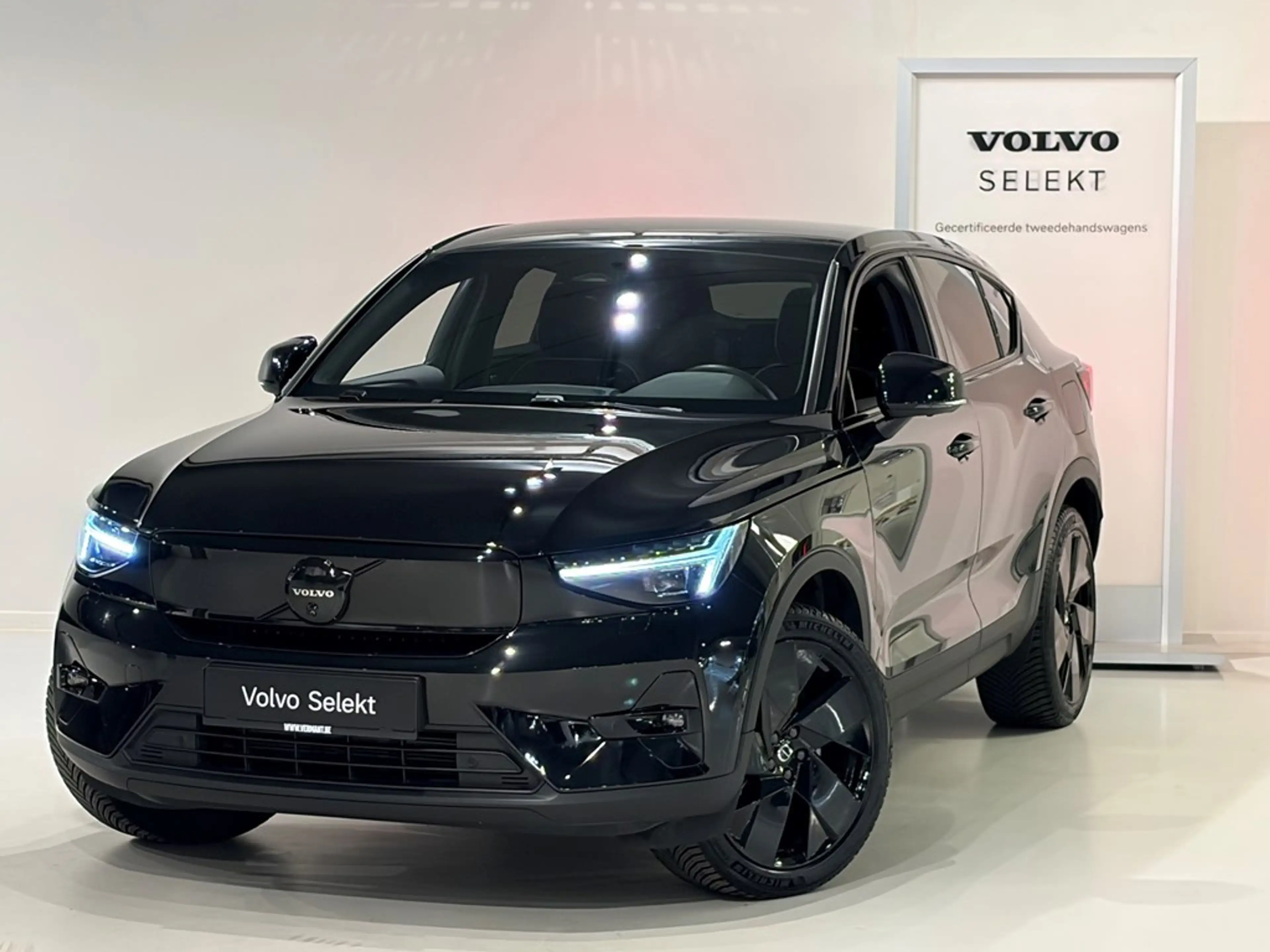 Volvo EC40 Recharge Black Edition Twin Motor Perf.