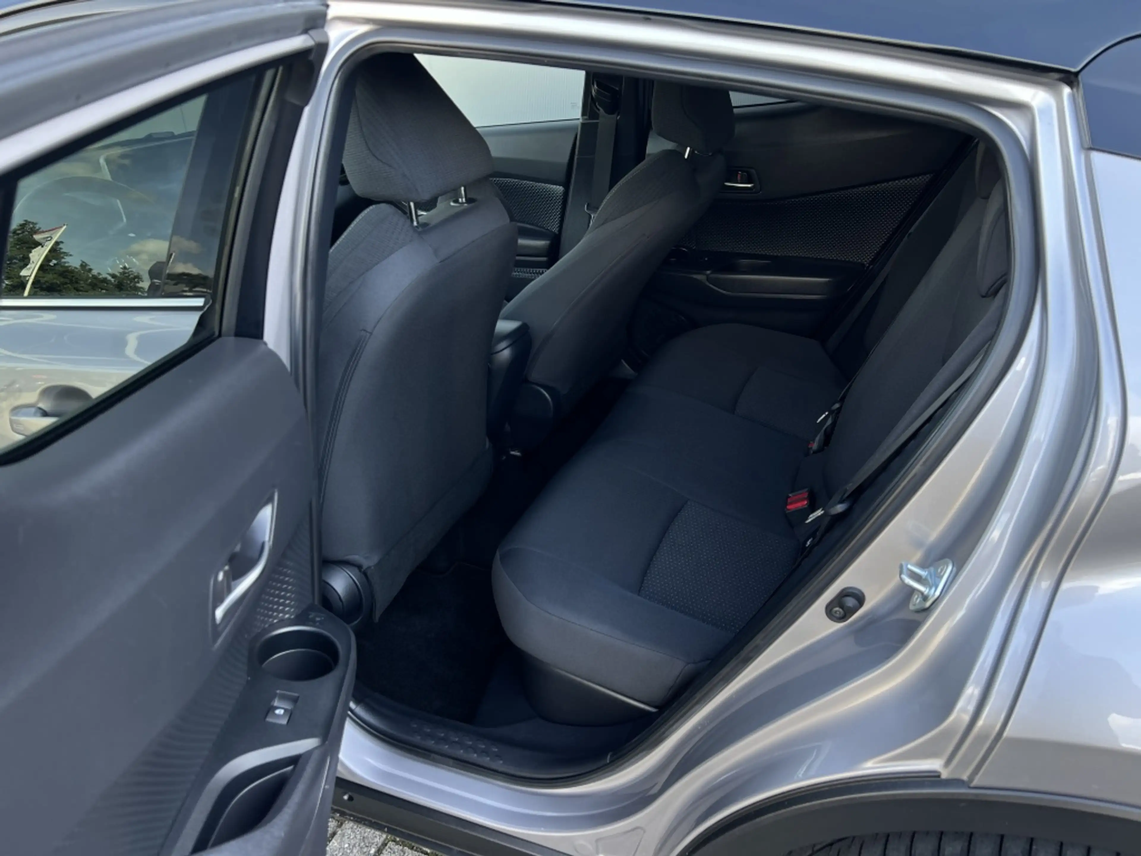 Toyota C-HR 1.8 Hybrid Style — photo 6