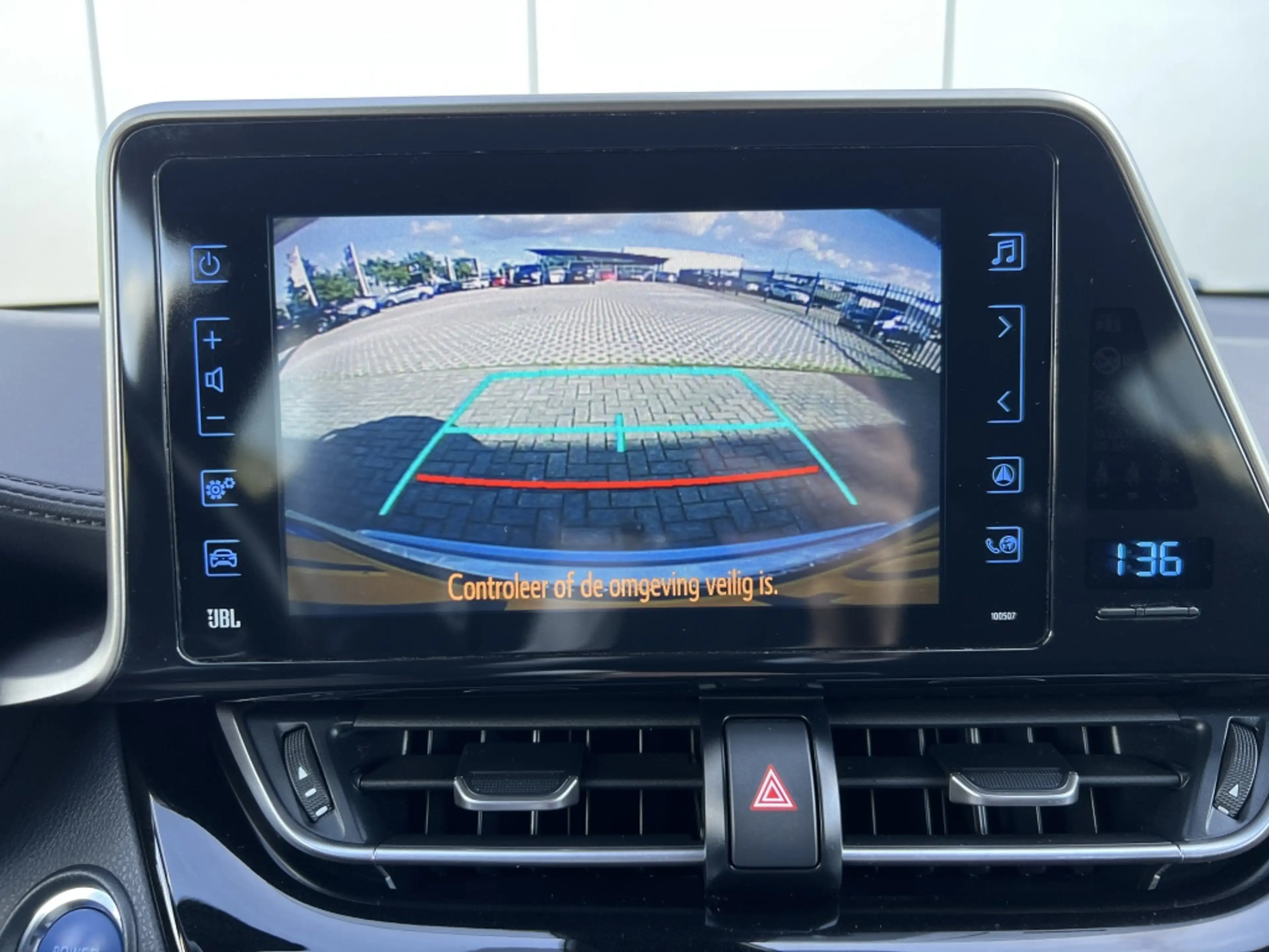 Toyota C-HR 1.8 Hybrid Style — photo 17
