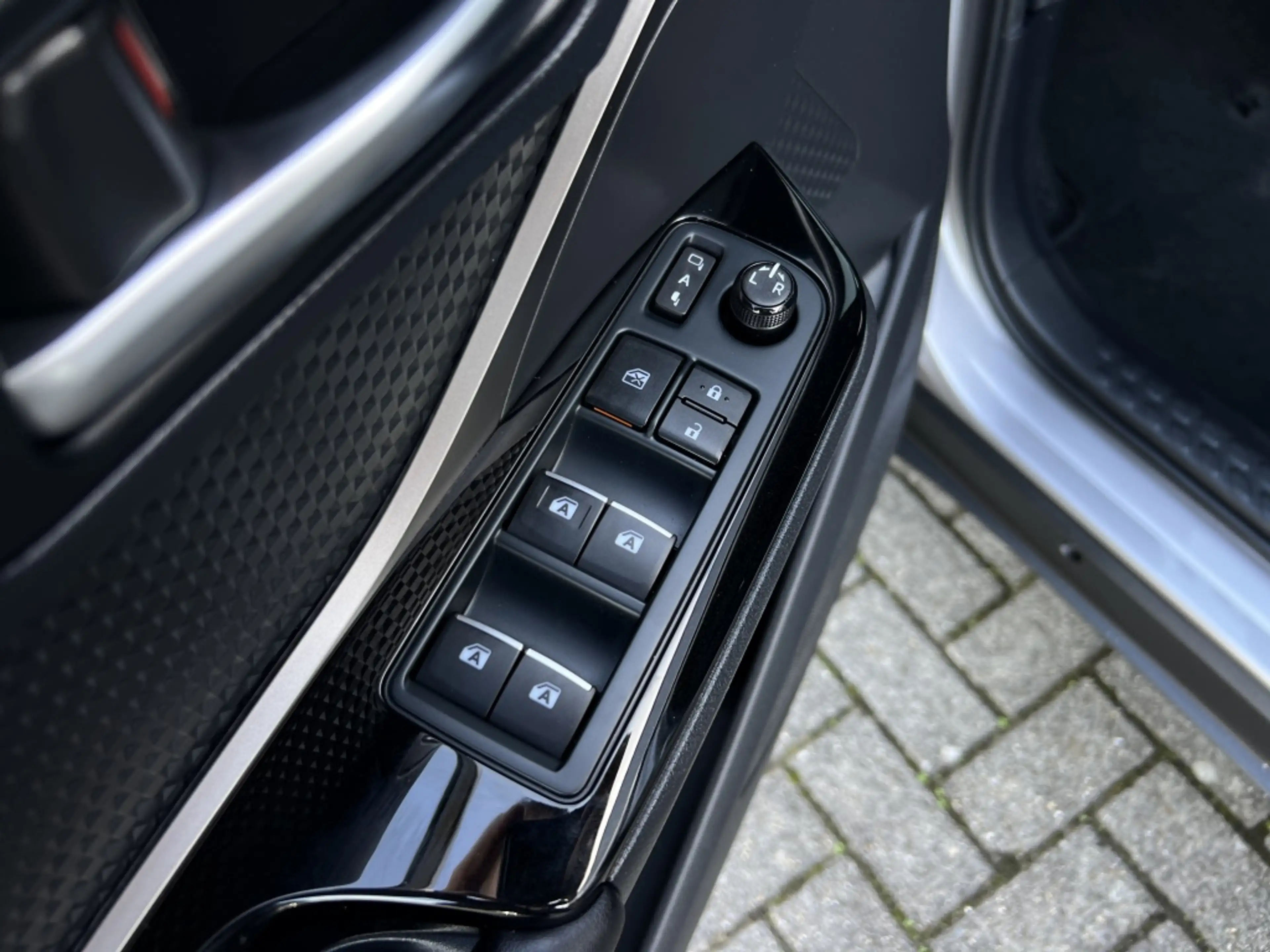 Toyota C-HR 1.8 Hybrid Style — photo 9