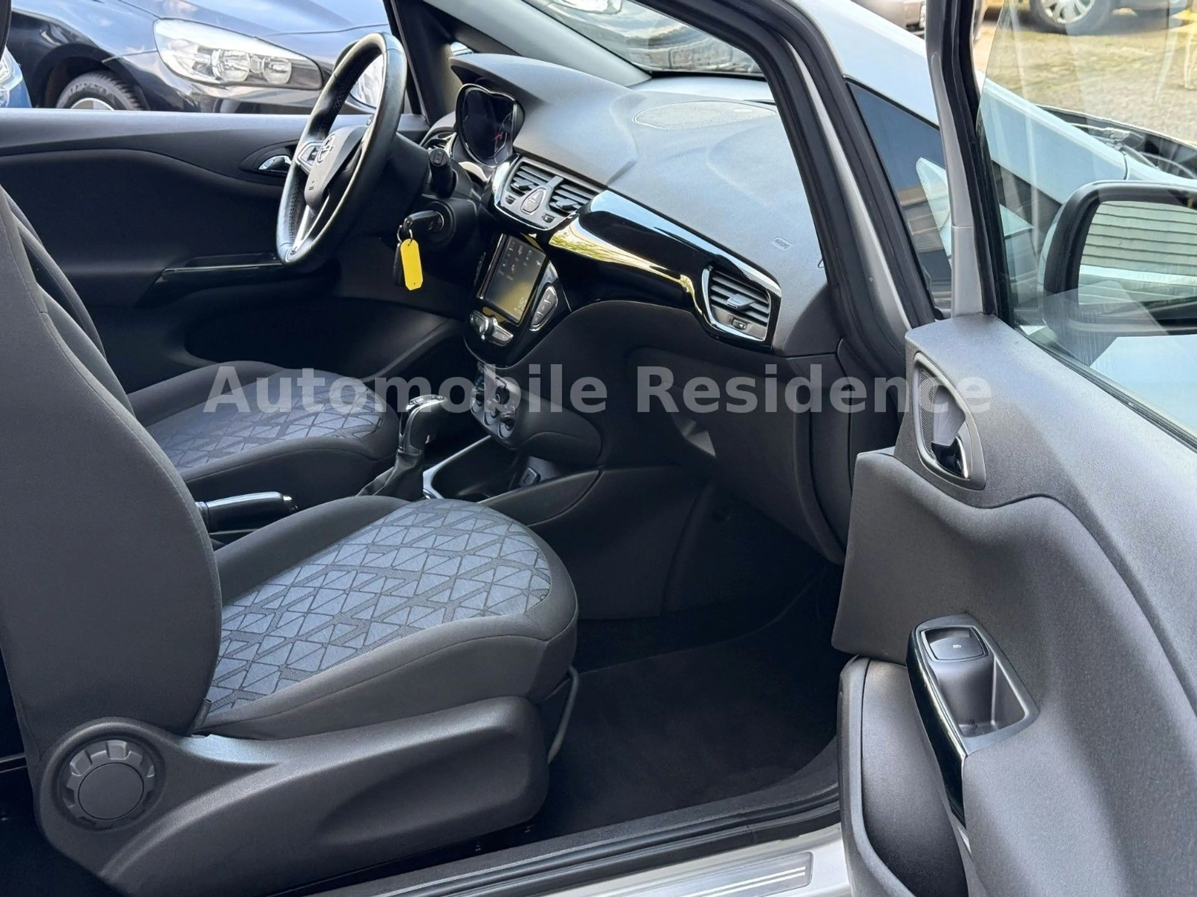 Opel Corsa E 120 Jahre 1.2 AUT.*SHZ*NAVI*TEMP*AHK*CAM — photo 7
