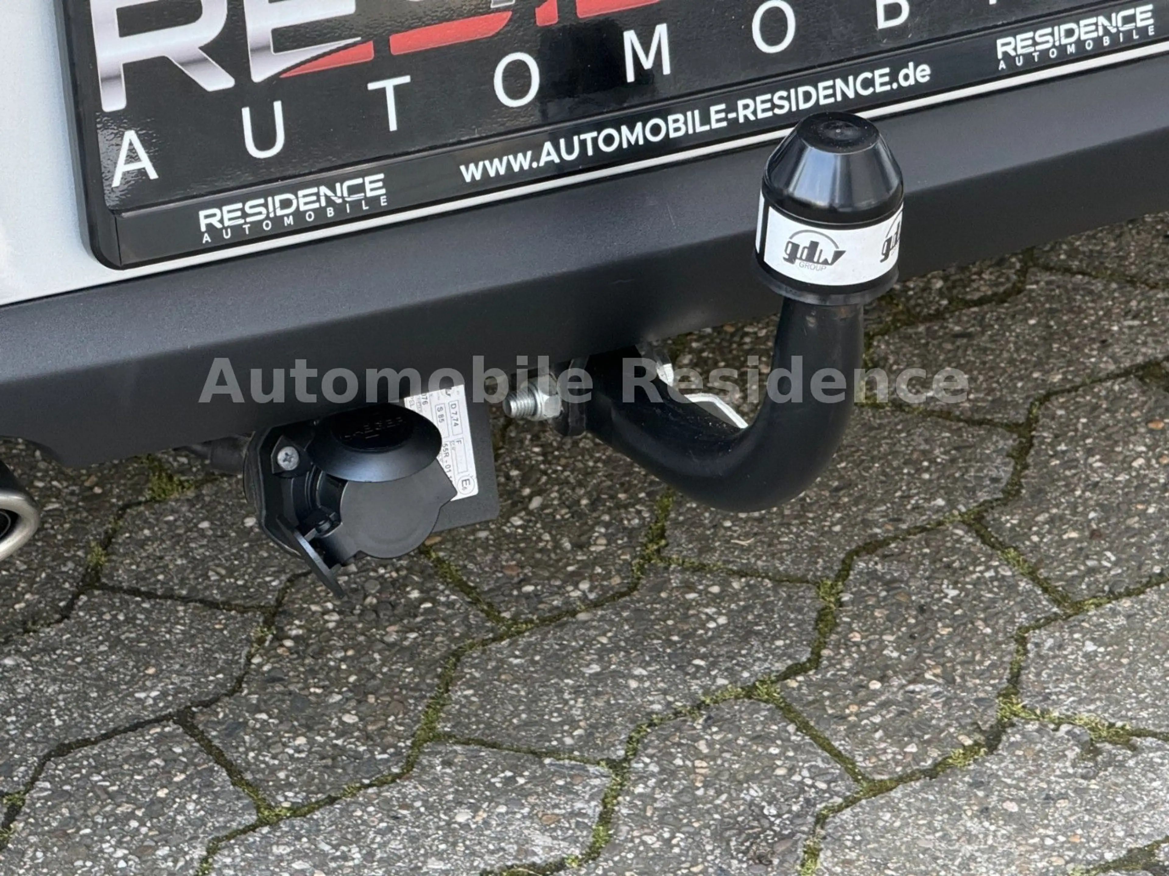 Opel Corsa E 120 Jahre 1.2 AUT.*SHZ*NAVI*TEMP*AHK*CAM — photo 15