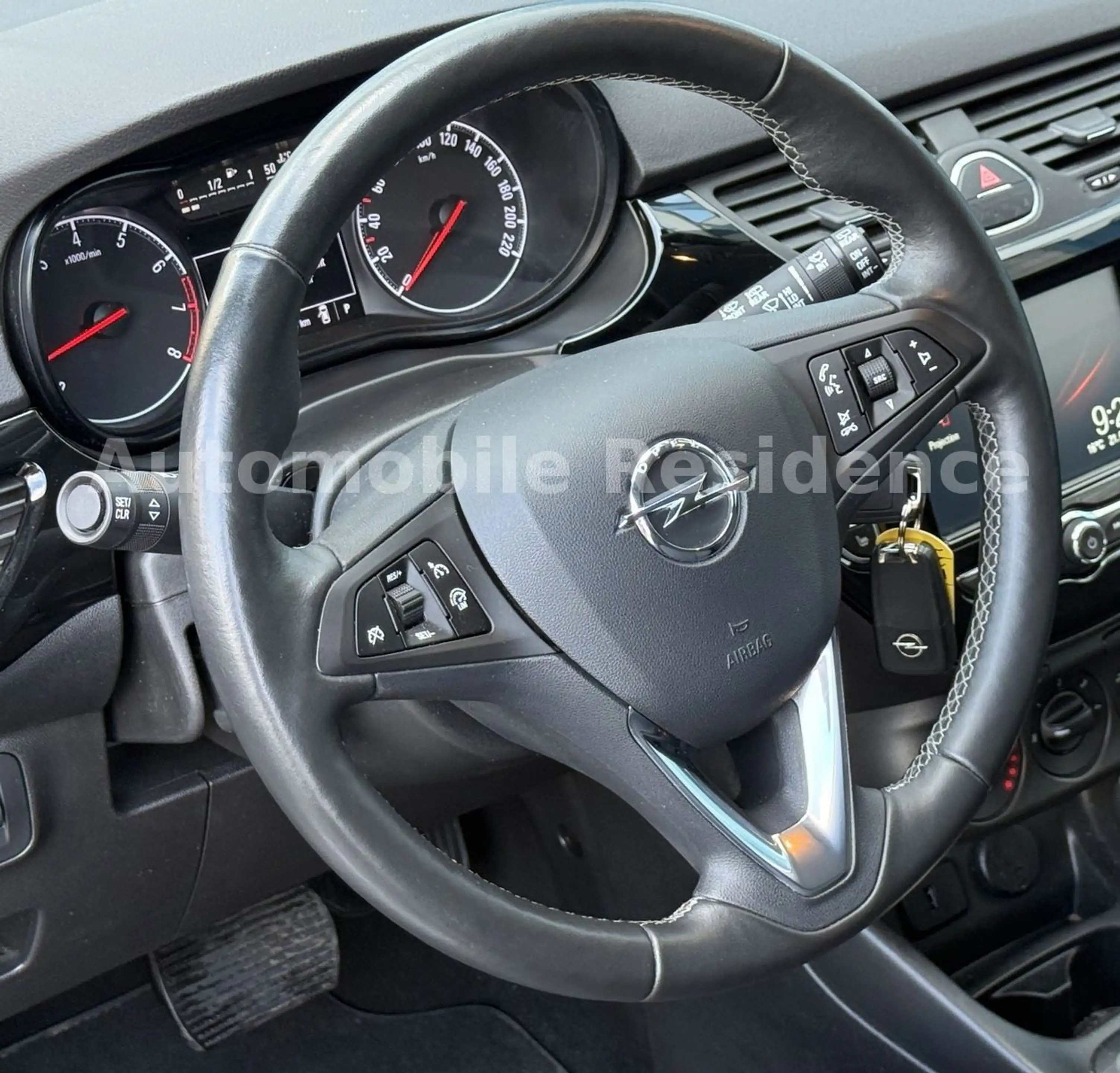 Opel Corsa E 120 Jahre 1.2 AUT.*SHZ*NAVI*TEMP*AHK*CAM — photo 12