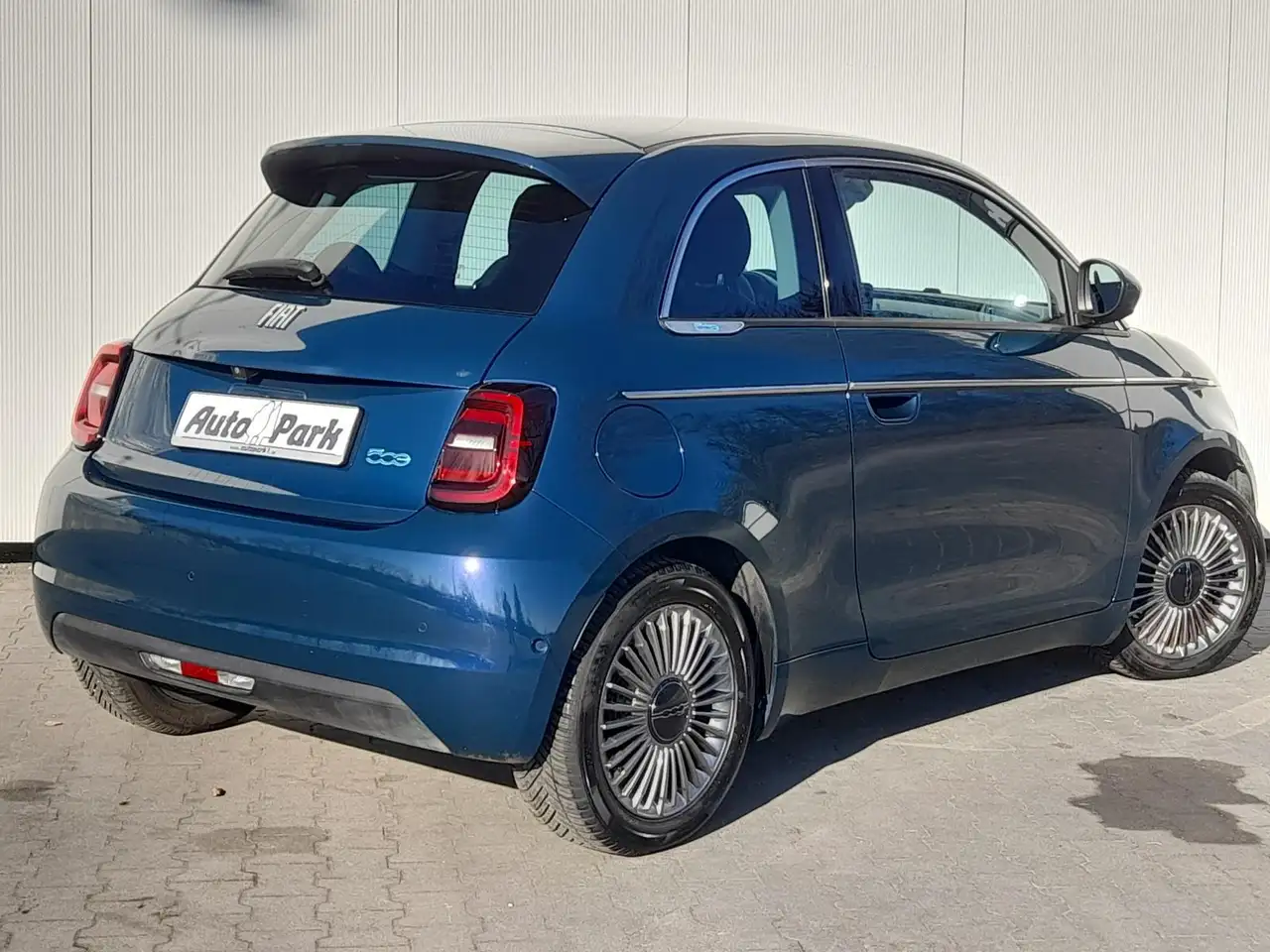 Fiat 500e 500 e NAVI/APP~2xPDC~SHZ~RFK~GRA~ALU~DAB~KLIMAUT 2