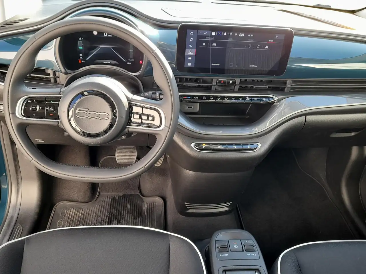 Fiat 500e 500 e NAVI/APP~2xPDC~SHZ~RFK~GRA~ALU~DAB~KLIMAUT 17