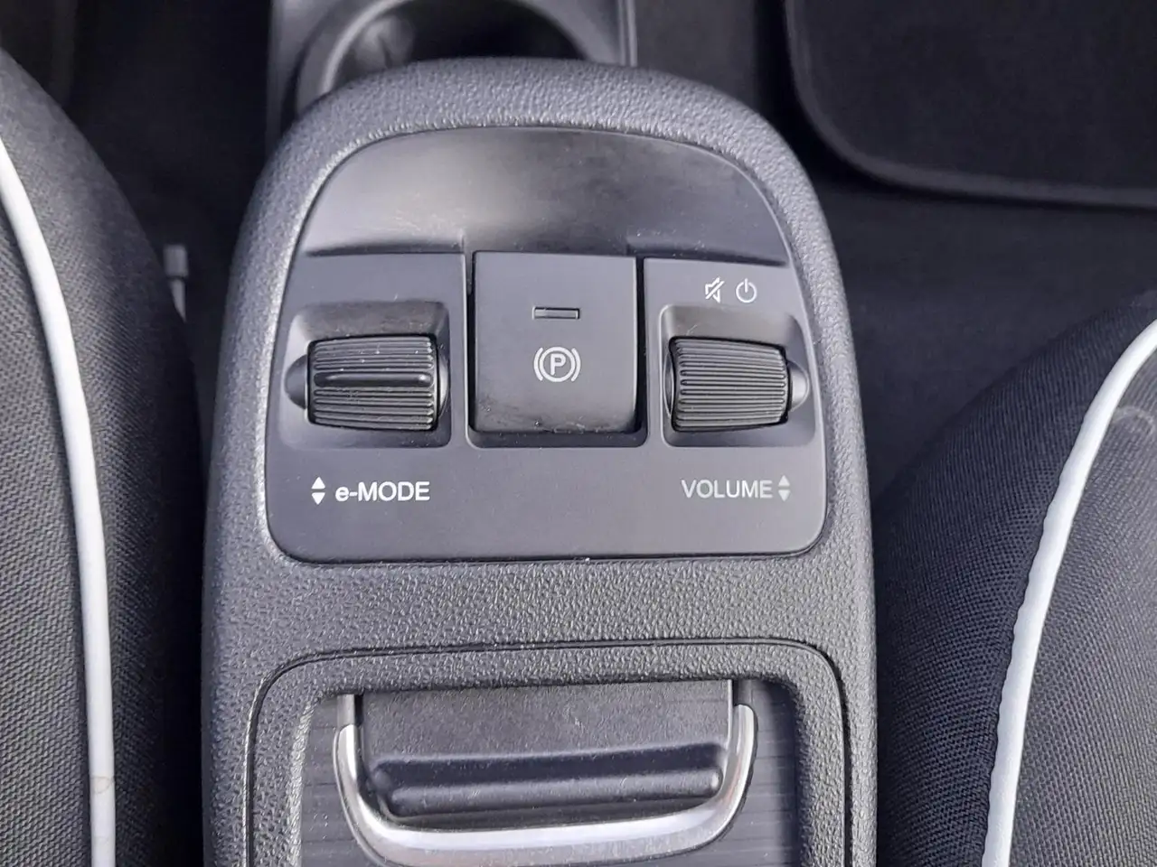 Fiat 500e 500 e NAVI/APP~2xPDC~SHZ~RFK~GRA~ALU~DAB~KLIMAUT 25