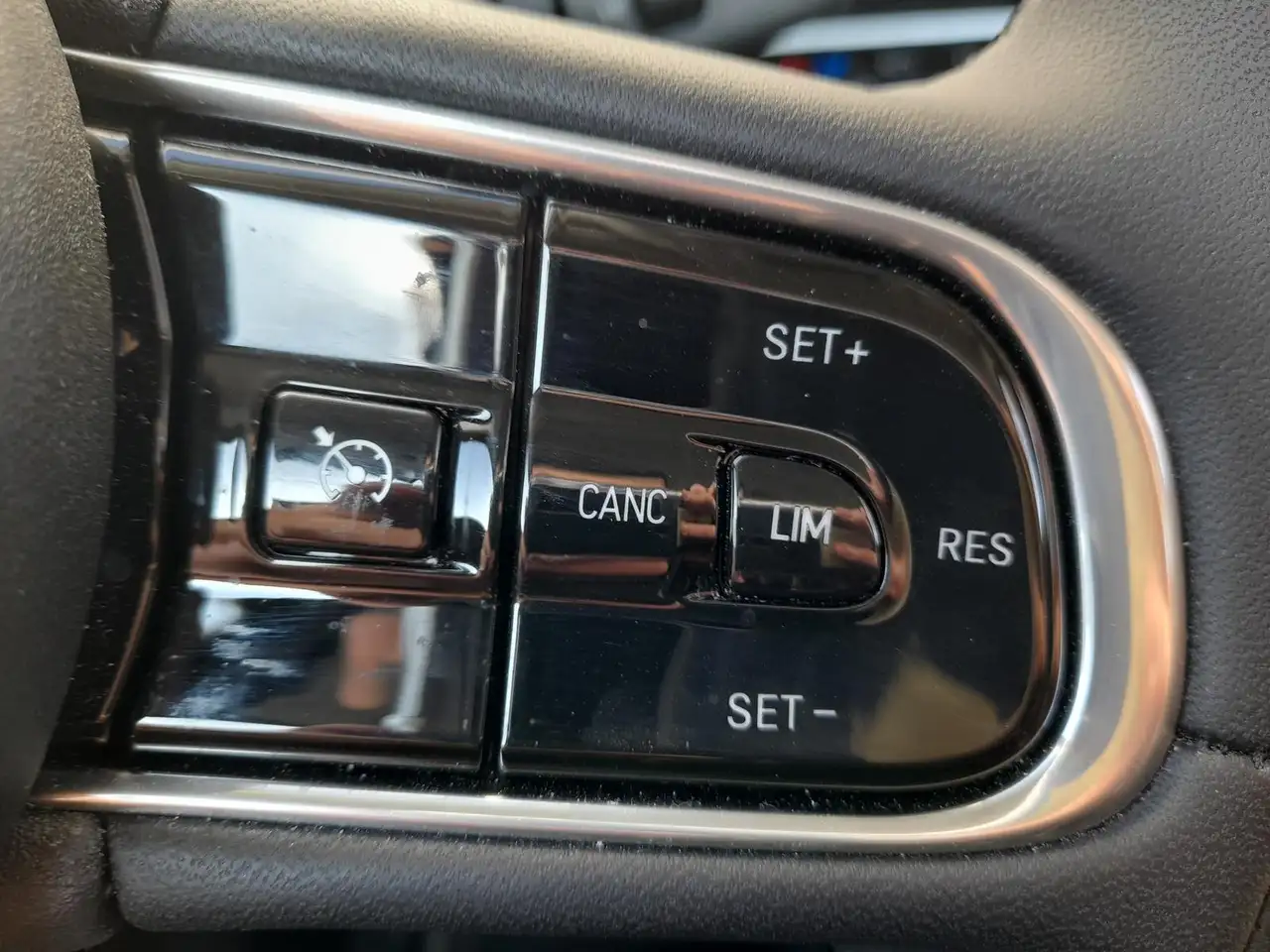 Fiat 500e 500 e NAVI/APP~2xPDC~SHZ~RFK~GRA~ALU~DAB~KLIMAUT 18