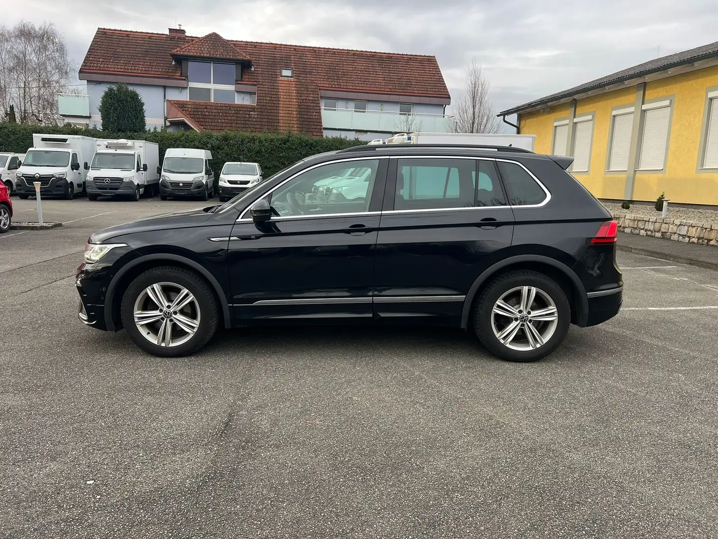 Volkswagen Tiguan 1,5TSI DSG R-Line *IQ-Matrix*Head-Up*R-Kamera *ACC Schwarz - 2