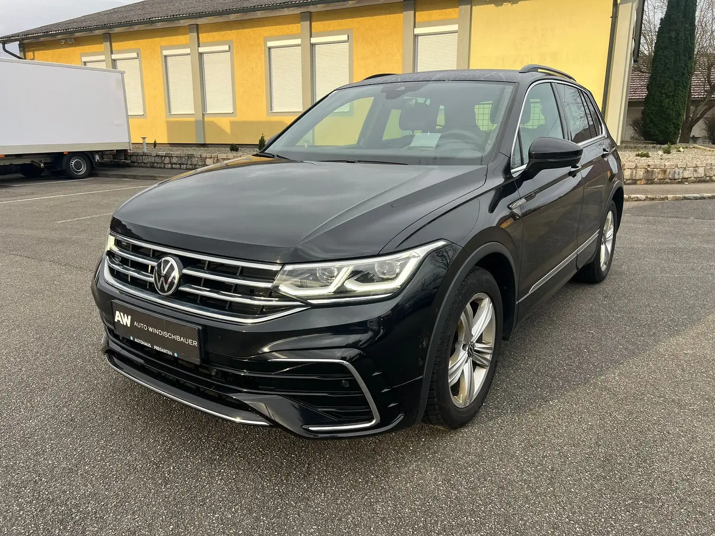 Volkswagen Tiguan 1,5TSI DSG R-Line *IQ-Matrix*Head-Up*R-Kamera *ACC Schwarz - 1