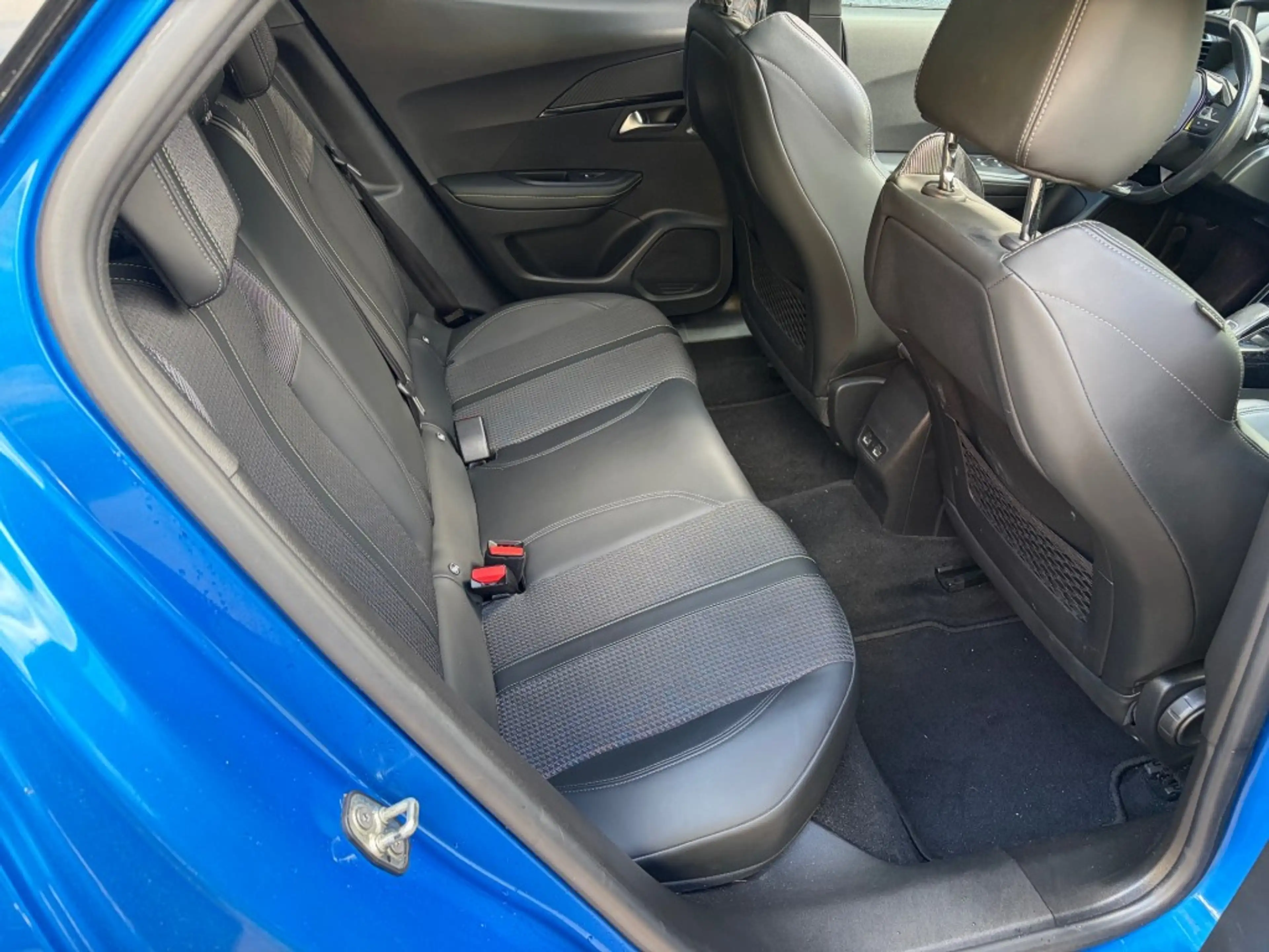 Peugeot 2008 1.2 PURETECH GT-LINE opendak — photo 9