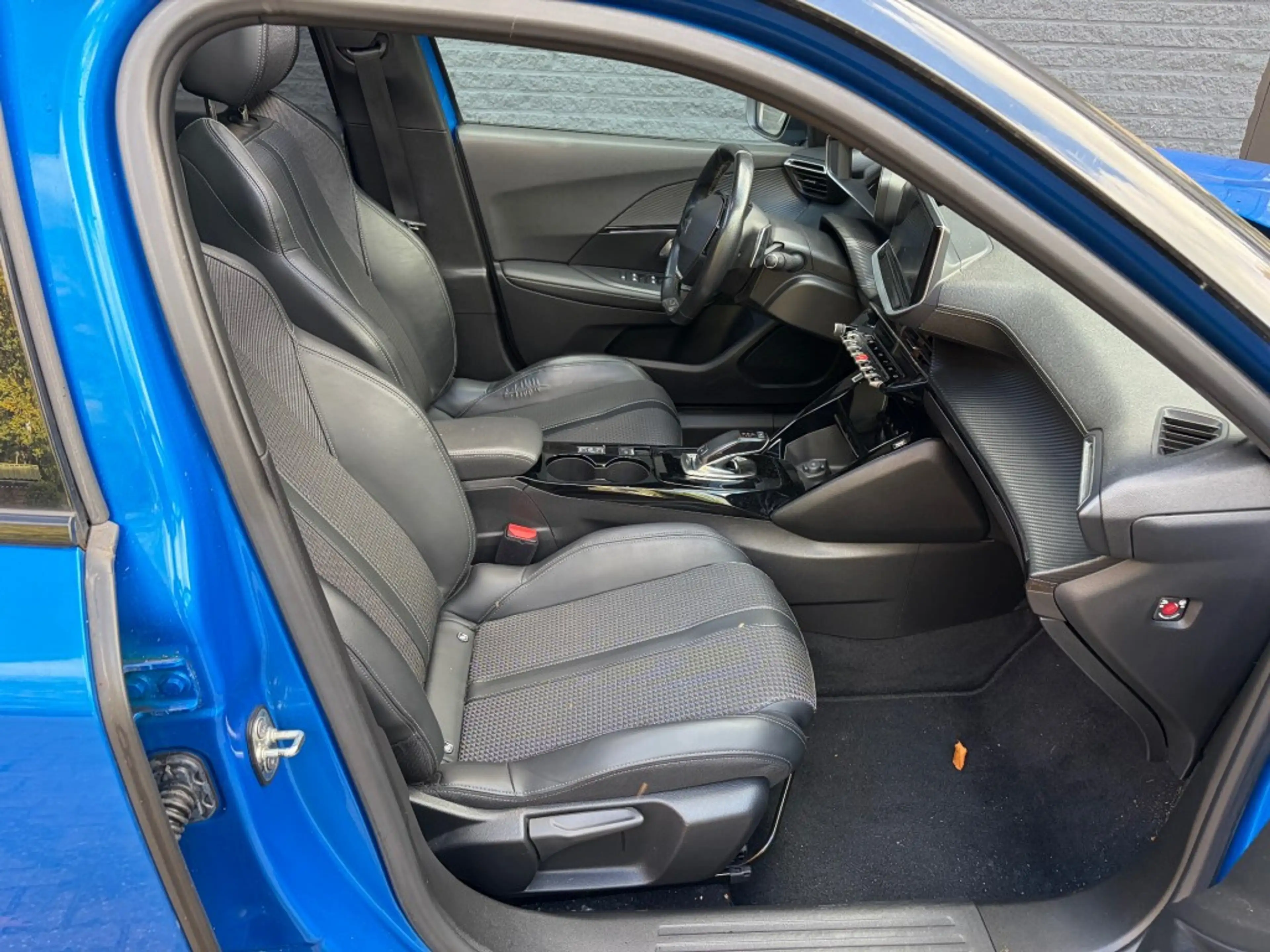 Peugeot 2008 1.2 PURETECH GT-LINE opendak — photo 7