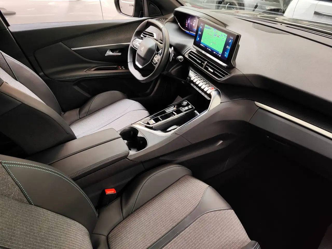 Peugeot 3008 1.2 Hybrid 48V Allure Pack 136cv e-dcs6 SENZA VINCOLO FINANZIAMENTO 12