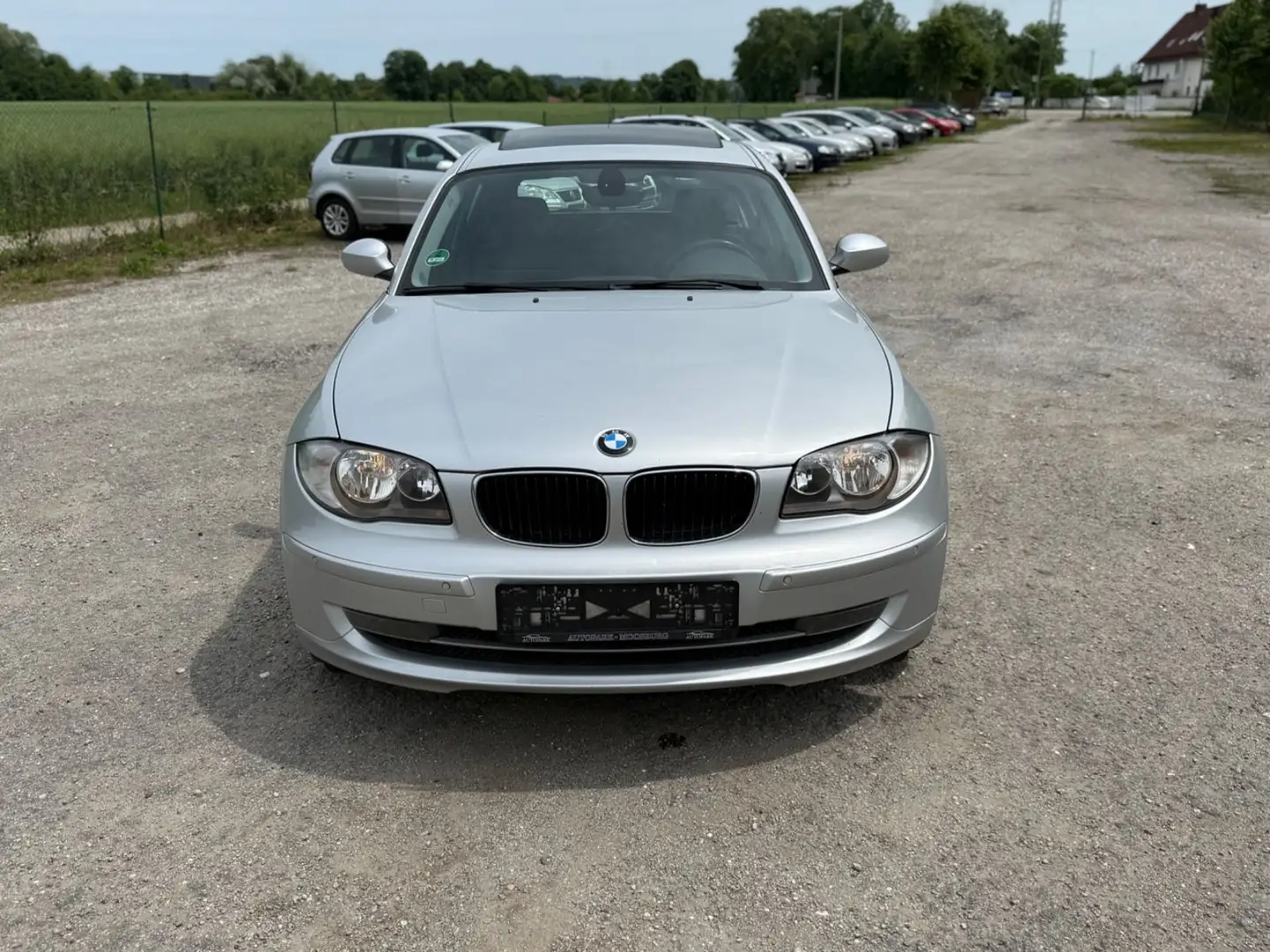 BMW 120 i Facelift I Schiebedach I 5-Türen Silber - 2