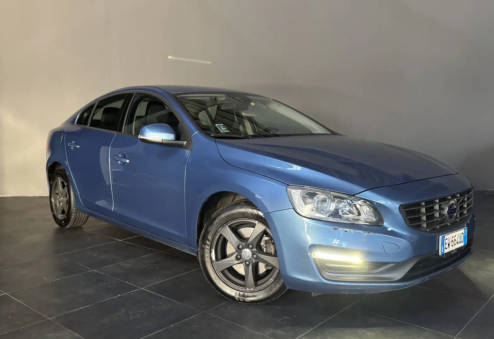 Volvo S60 2.0 CAMBIO AUTOMATICO ADATTA PER NEOPATENTATI - 1