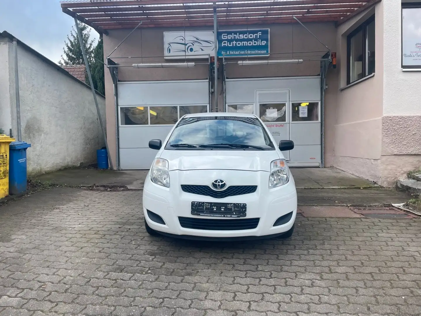 Toyota Yaris Cool TüV NEU KLIMA 1.HAND Weiß - 2