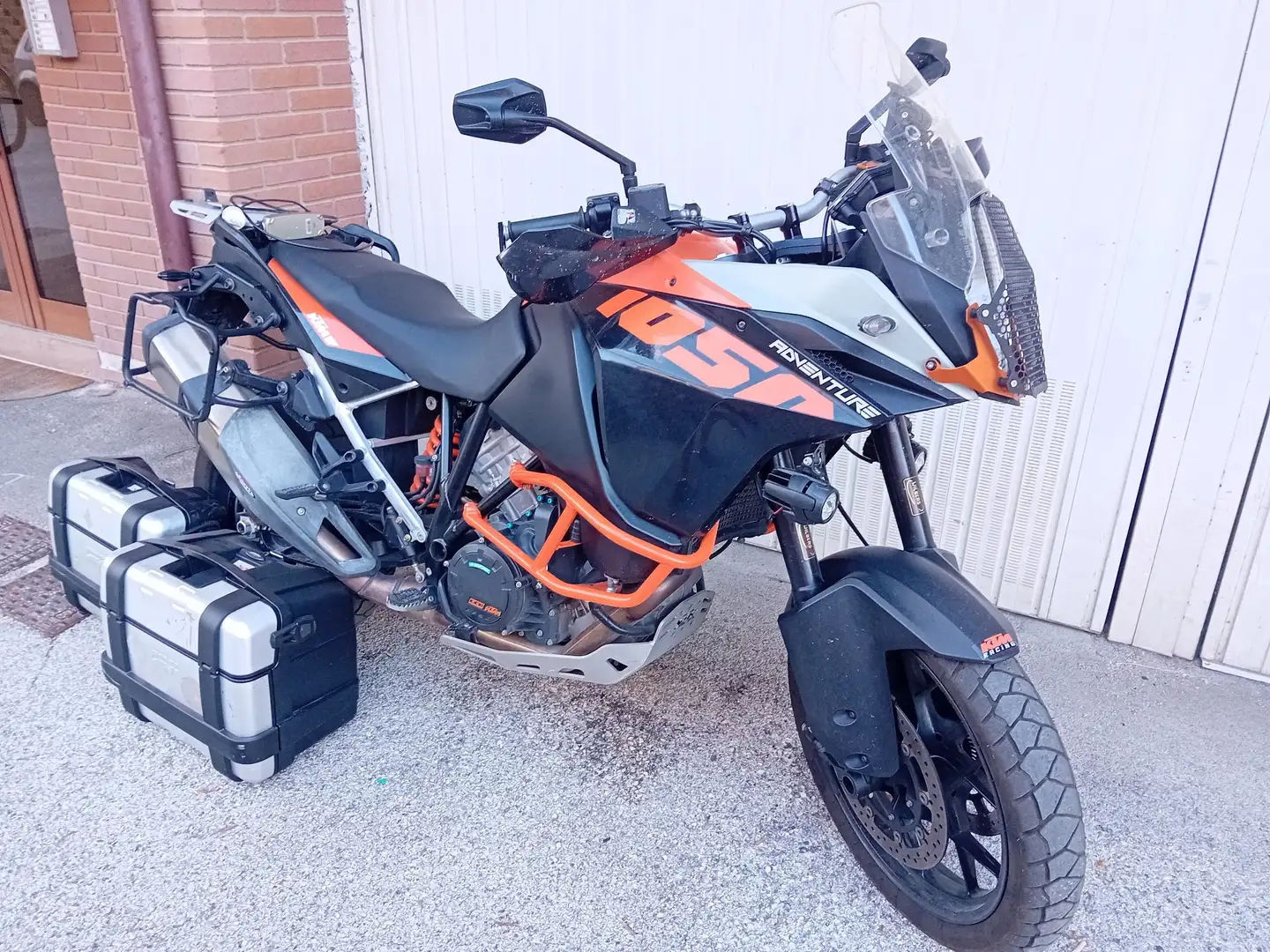KTM 1050 Adventure Oranje - 1