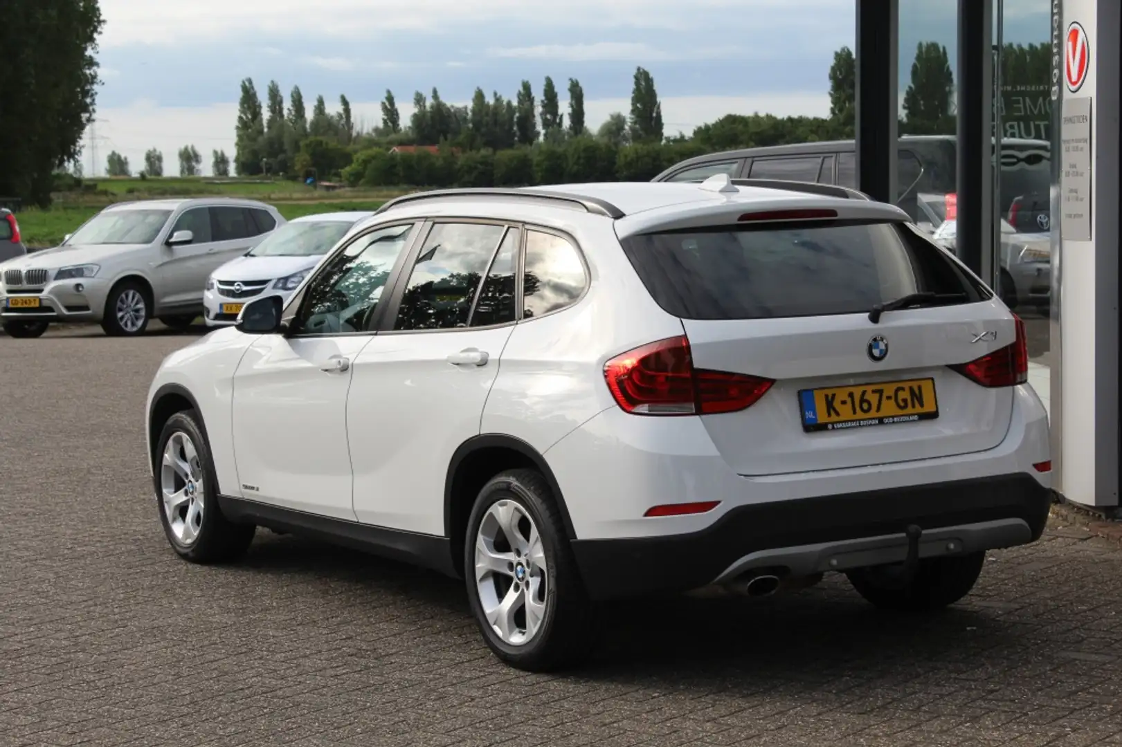 BMW X1 sDrive18i Trekhaak/Bluetooth/PDC/Clima Wit - 2